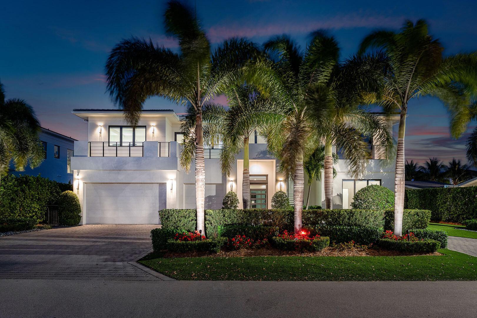 ROYAL PALM YACHT & COUNTRY CLUB - Residential