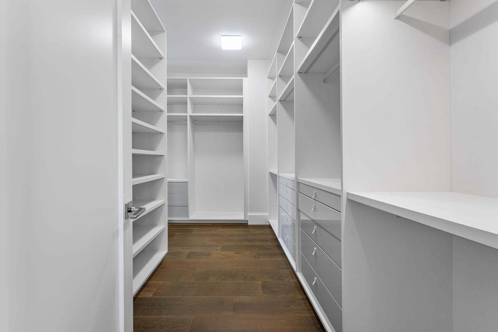 ROYAL PALM YACHT & COUNTRY CLUB - Residential