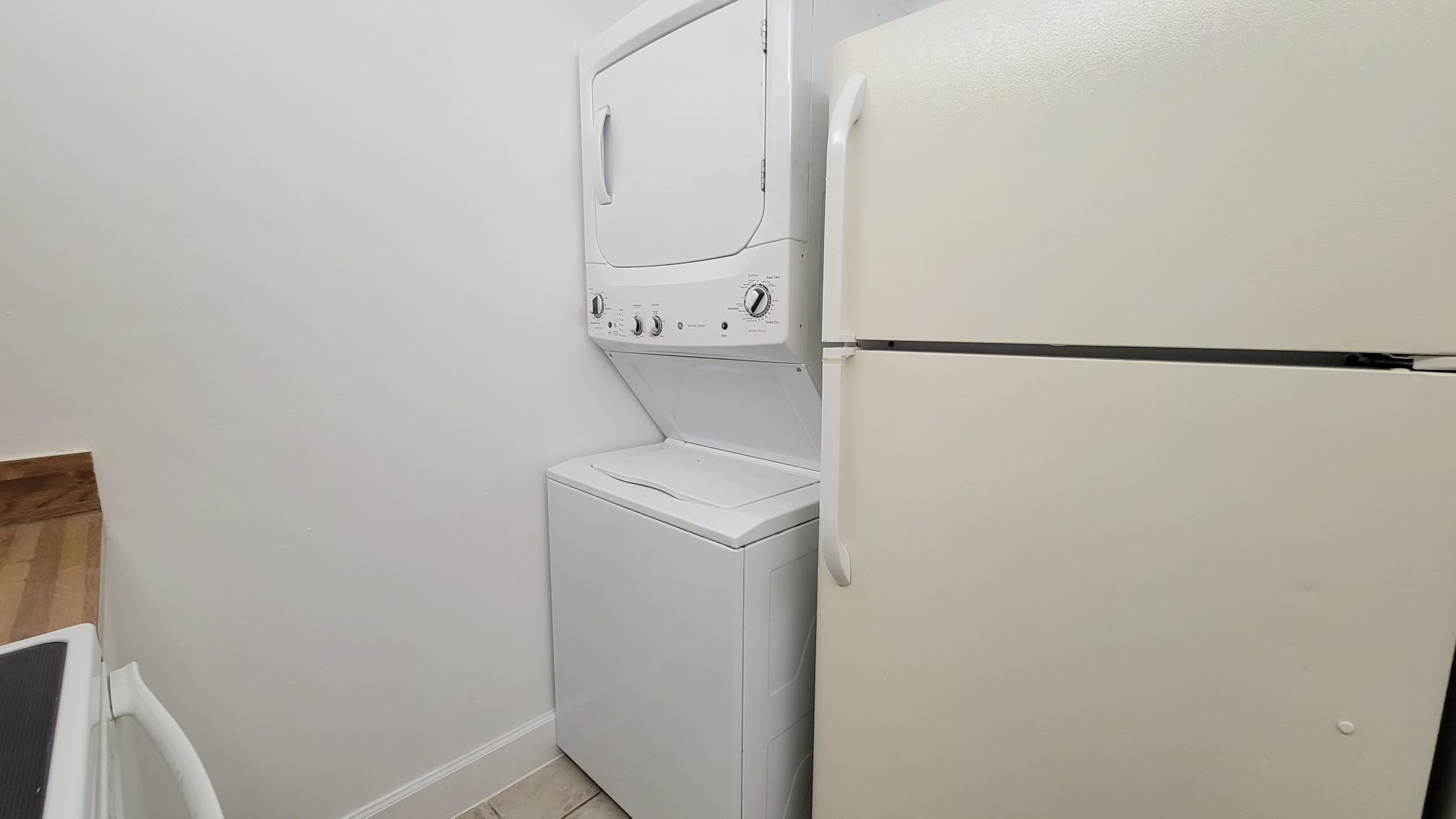 HOLIDAY VILLAGE OF CORAL SPRINGS - Residential Lease