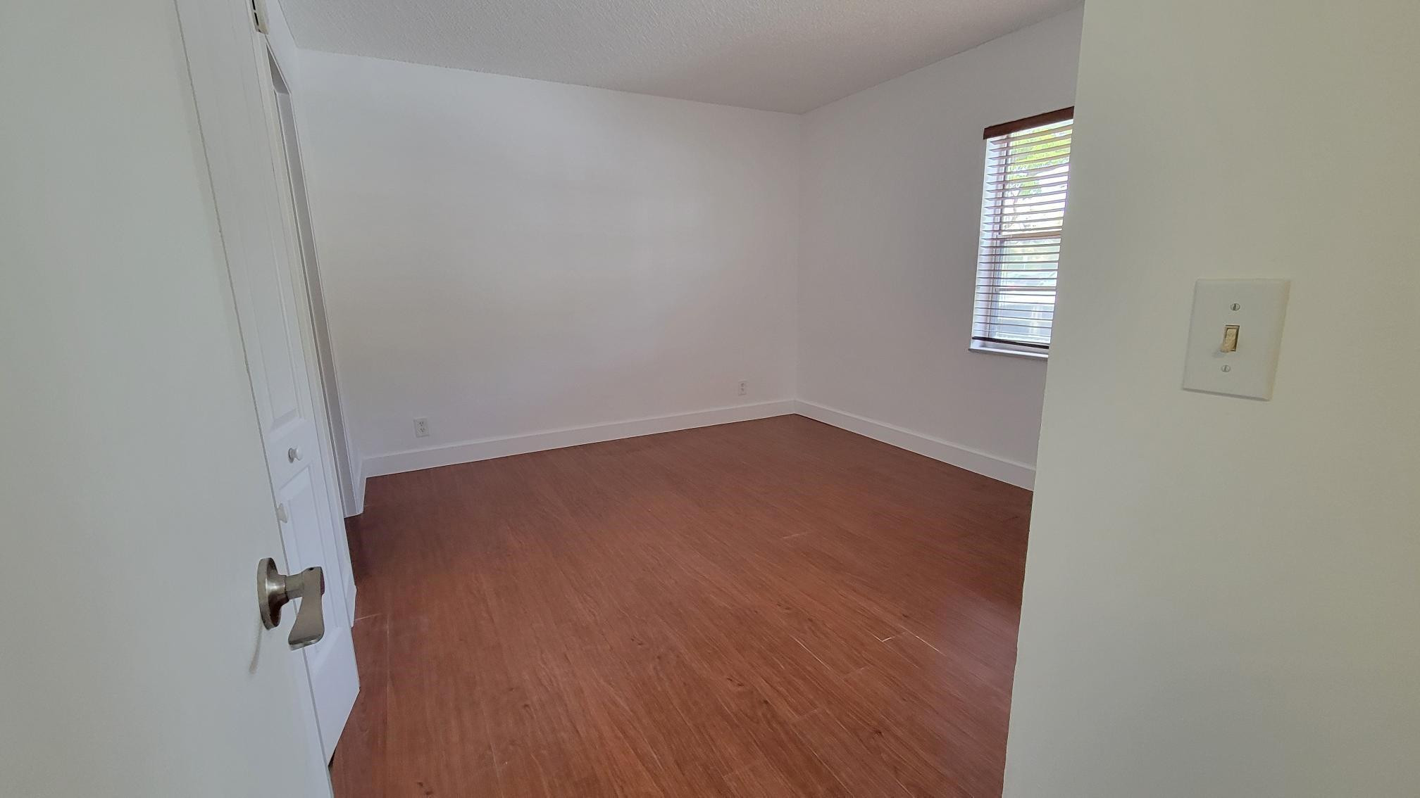 HOLIDAY VILLAGE OF CORAL SPRINGS - Residential Lease