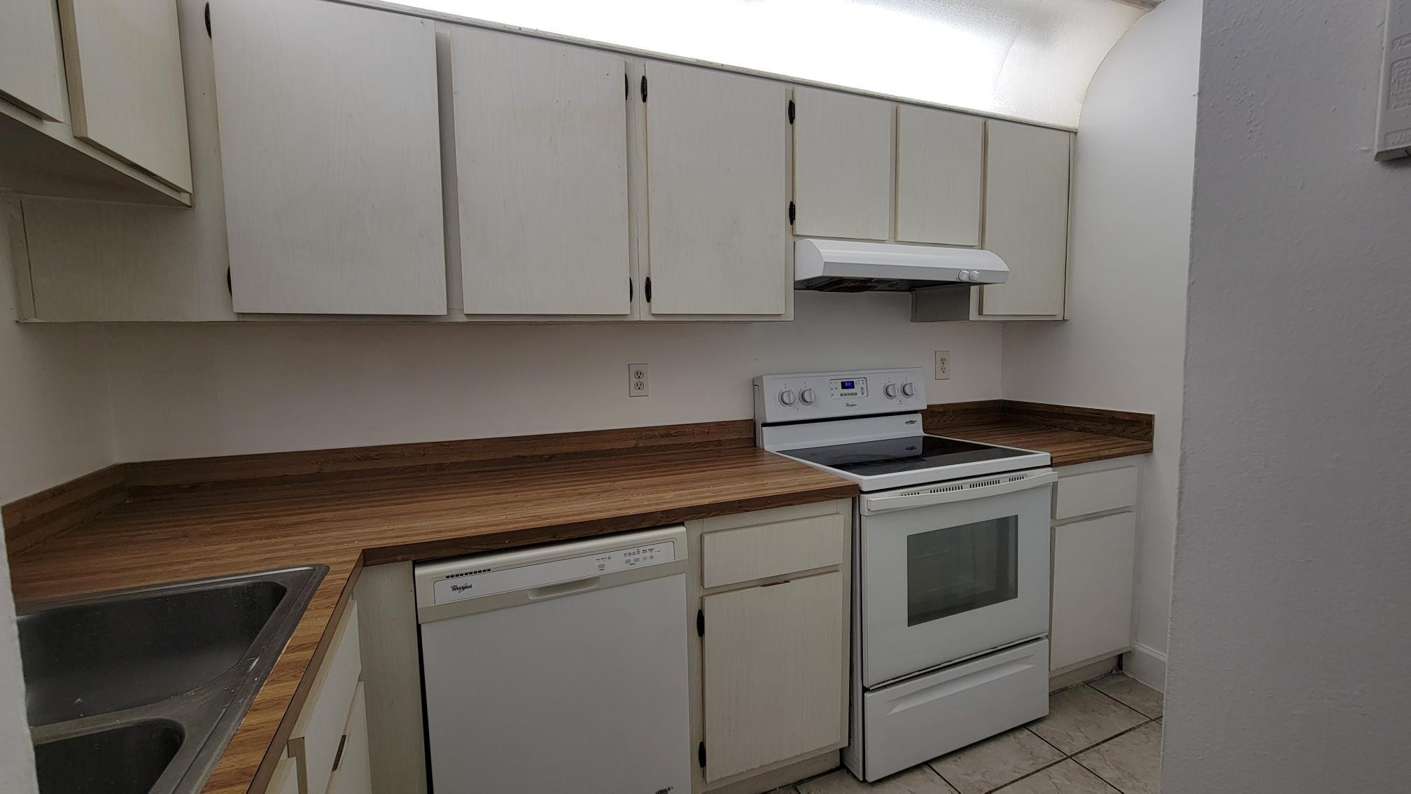 HOLIDAY VILLAGE OF CORAL SPRINGS - Residential Lease
