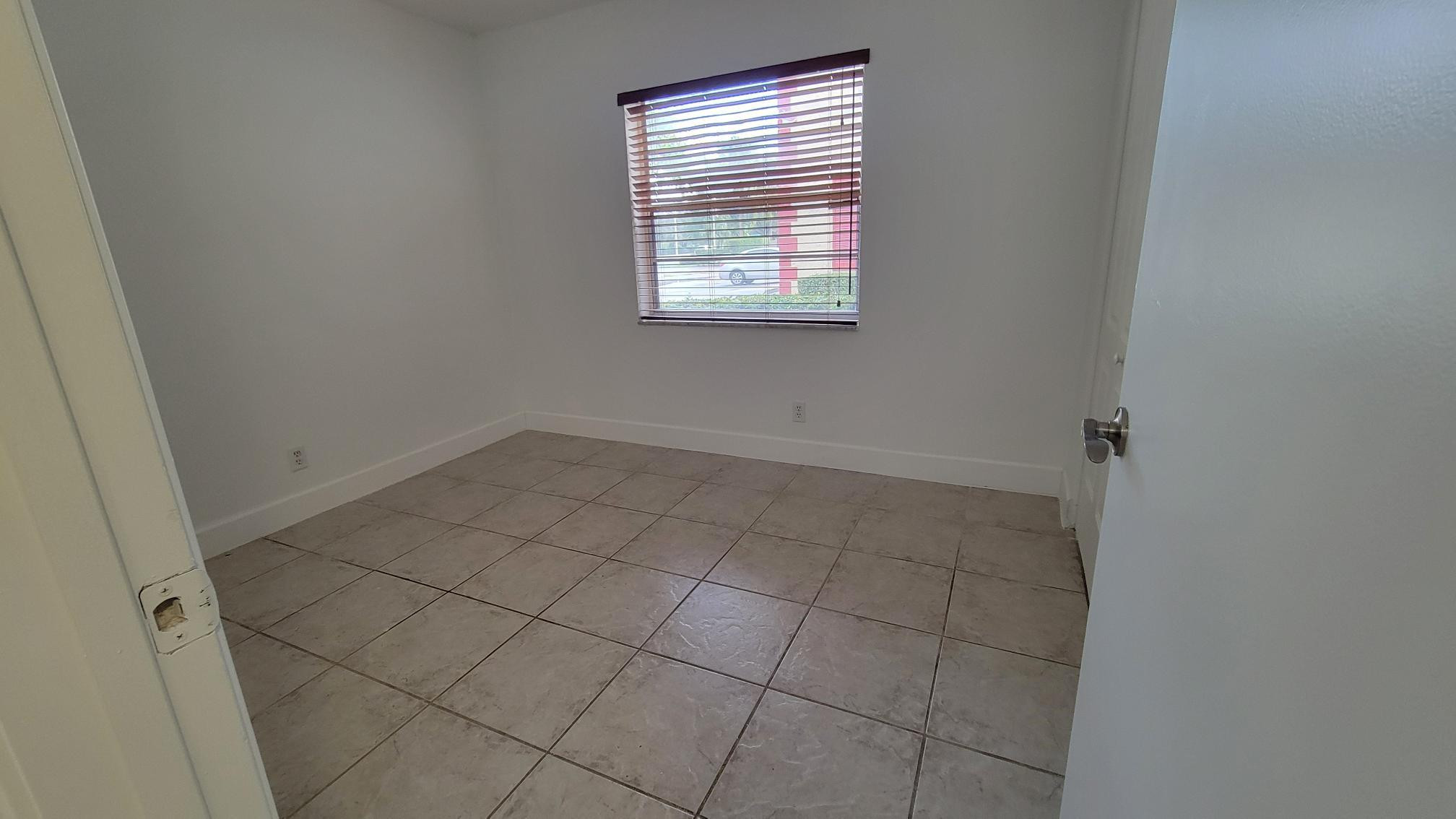 HOLIDAY VILLAGE OF CORAL SPRINGS - Residential Lease