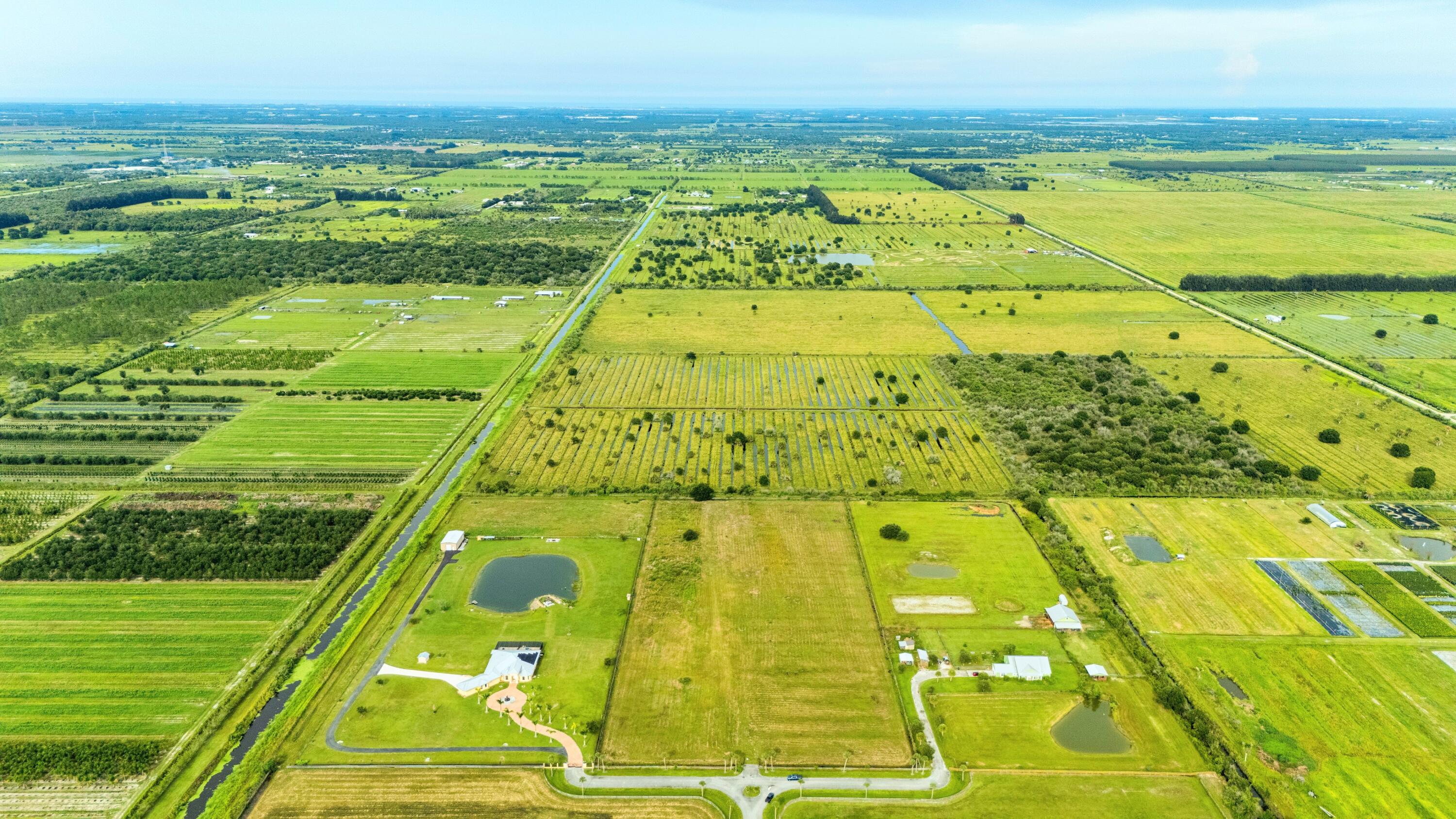 SOUTHERN STAR STABLES SUBDIVISION - Land