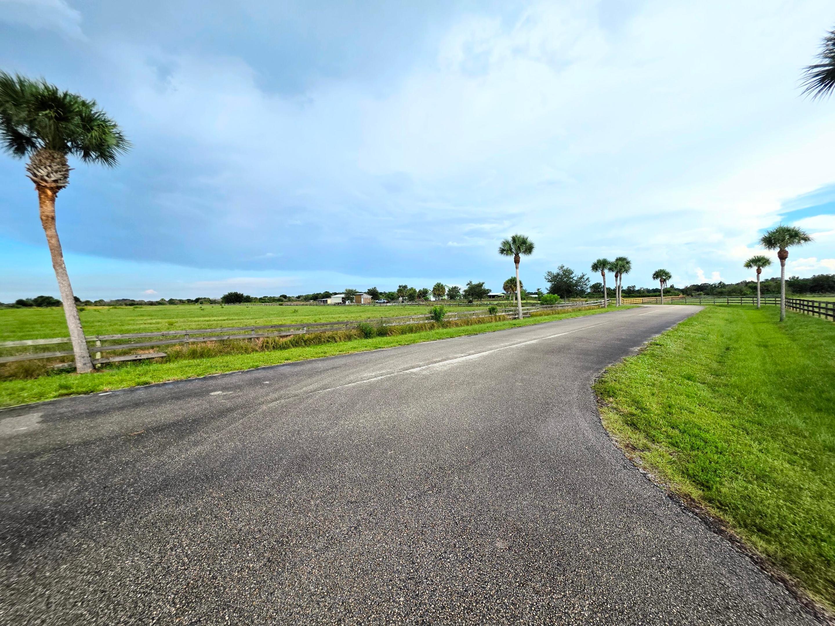 SOUTHERN STAR STABLES SUBDIVISION - Land