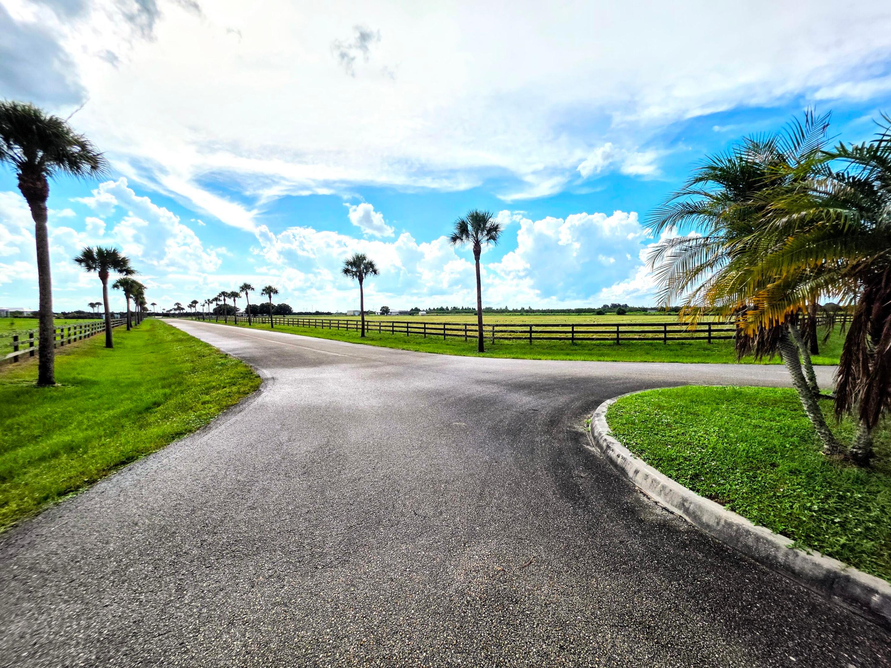 SOUTHERN STAR STABLES SUBDIVISION - Land