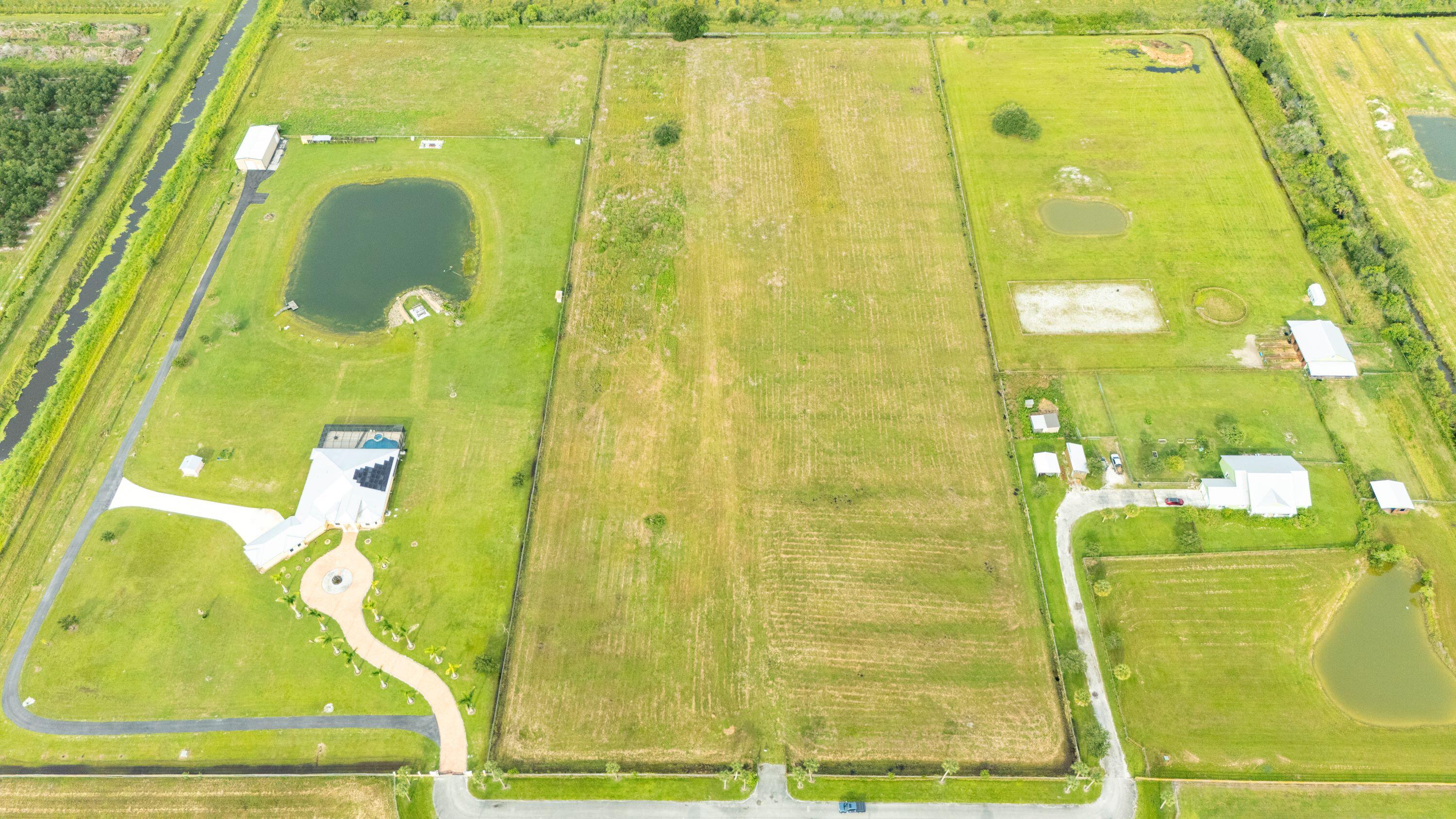 SOUTHERN STAR STABLES SUBDIVISION - Land