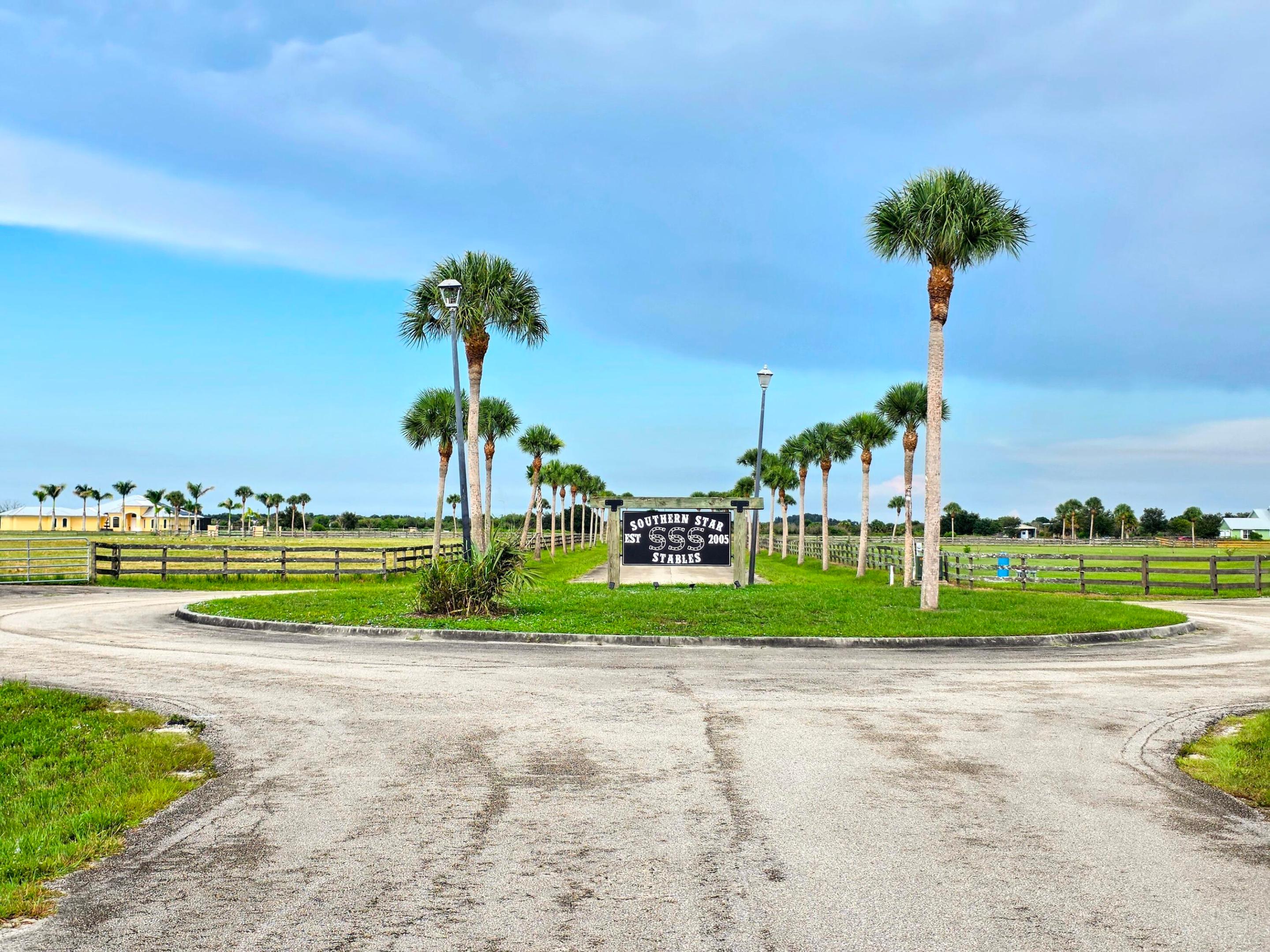 SOUTHERN STAR STABLES SUBDIVISION - Land