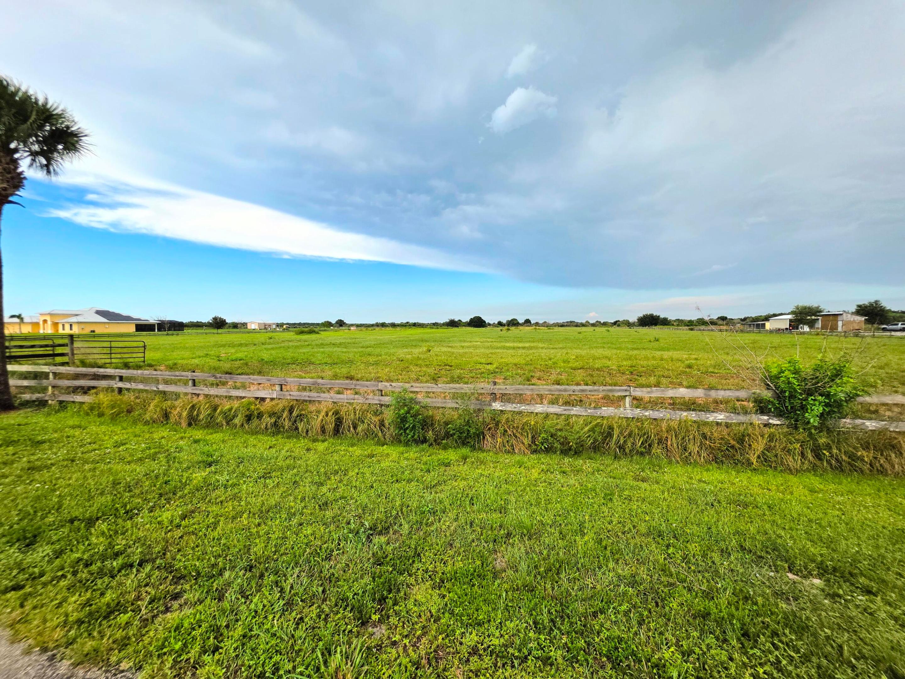 SOUTHERN STAR STABLES SUBDIVISION - Land