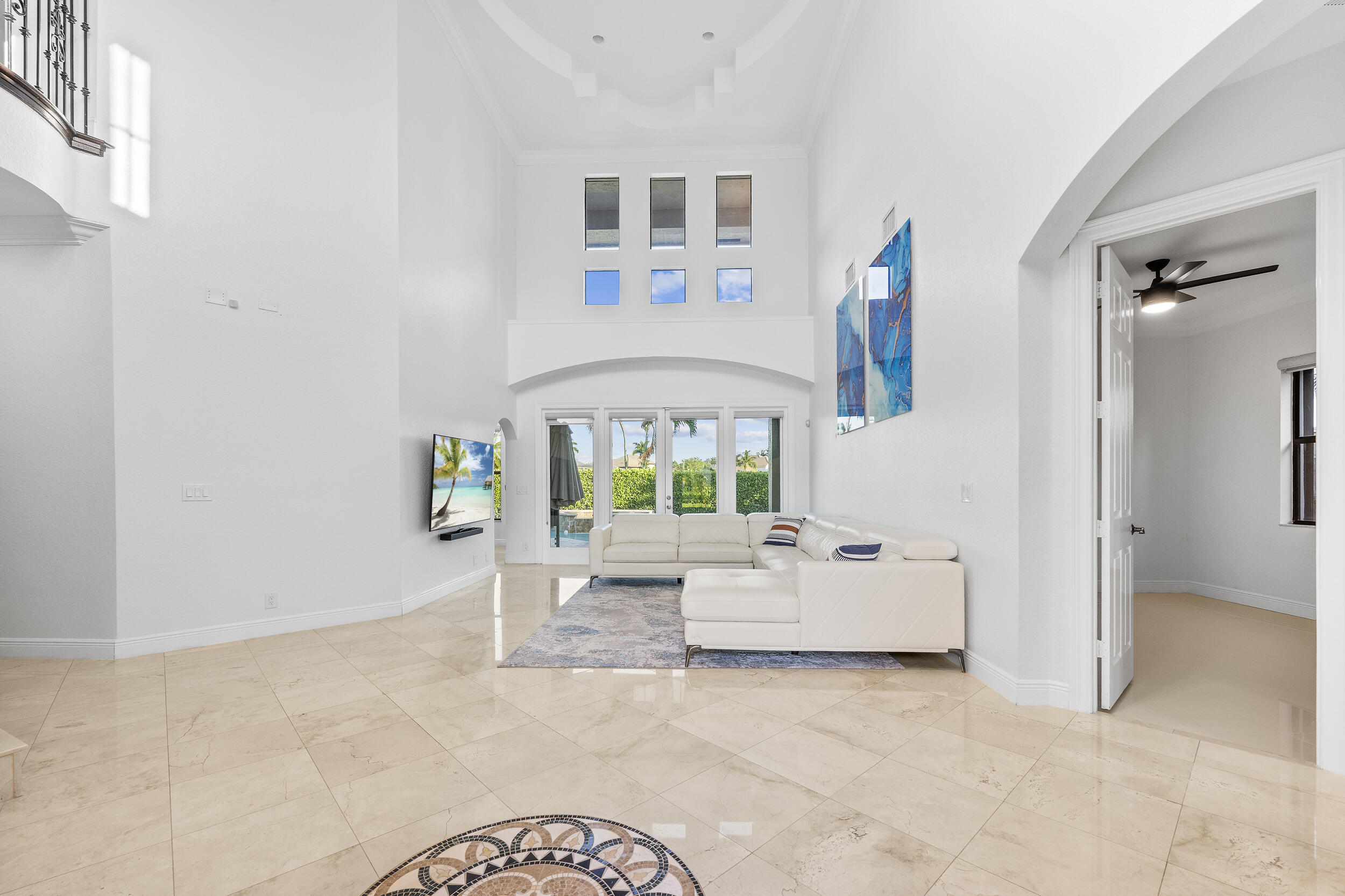 VERSAILLES - Residential