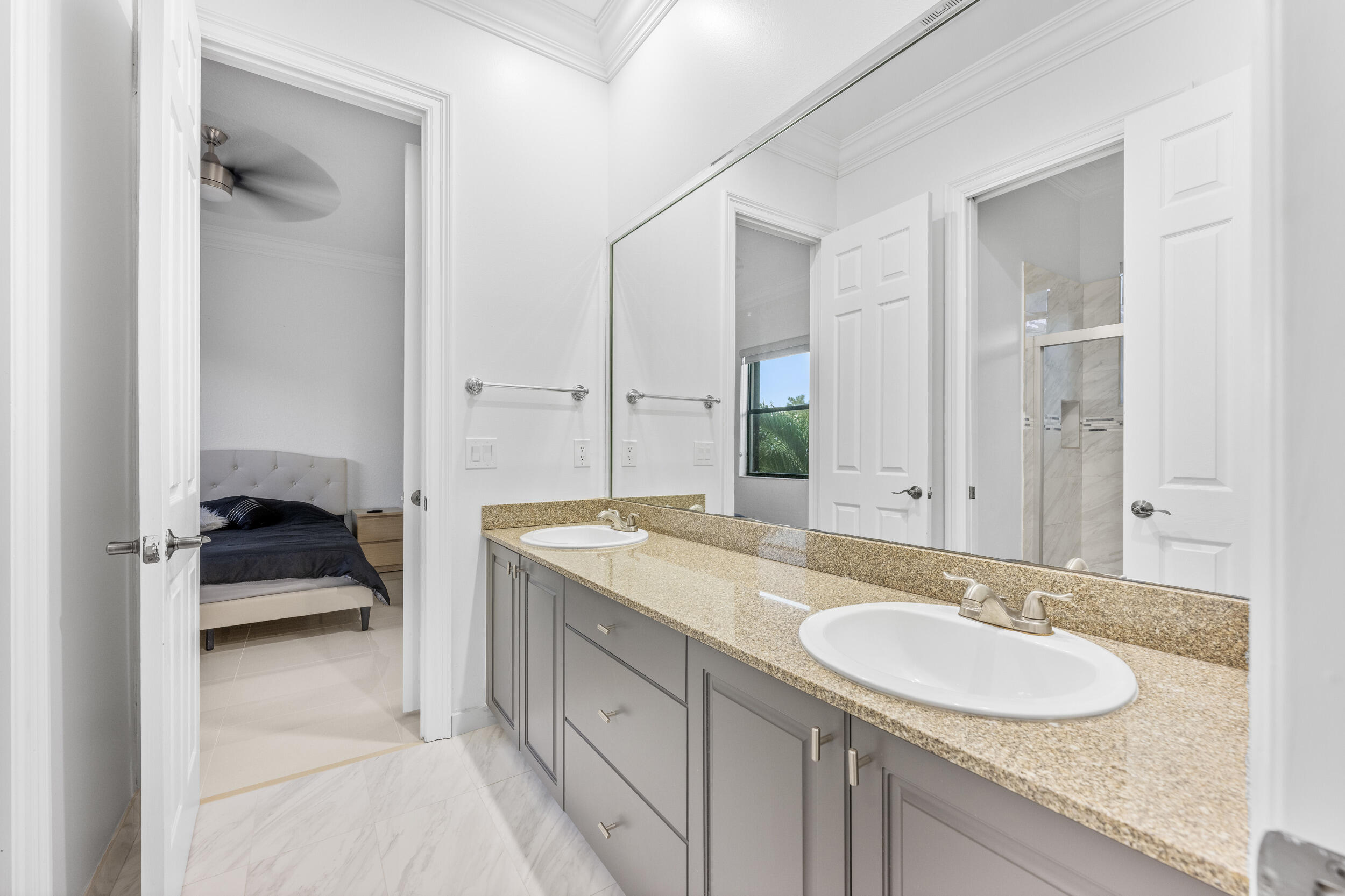 VERSAILLES - Residential