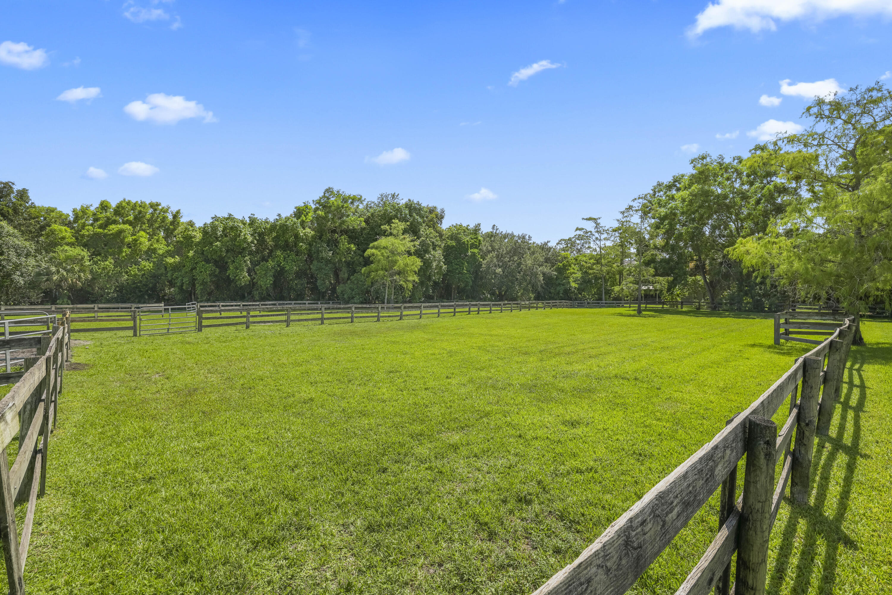 PALM BEACH LITTLE RANCHES 2 - Residential