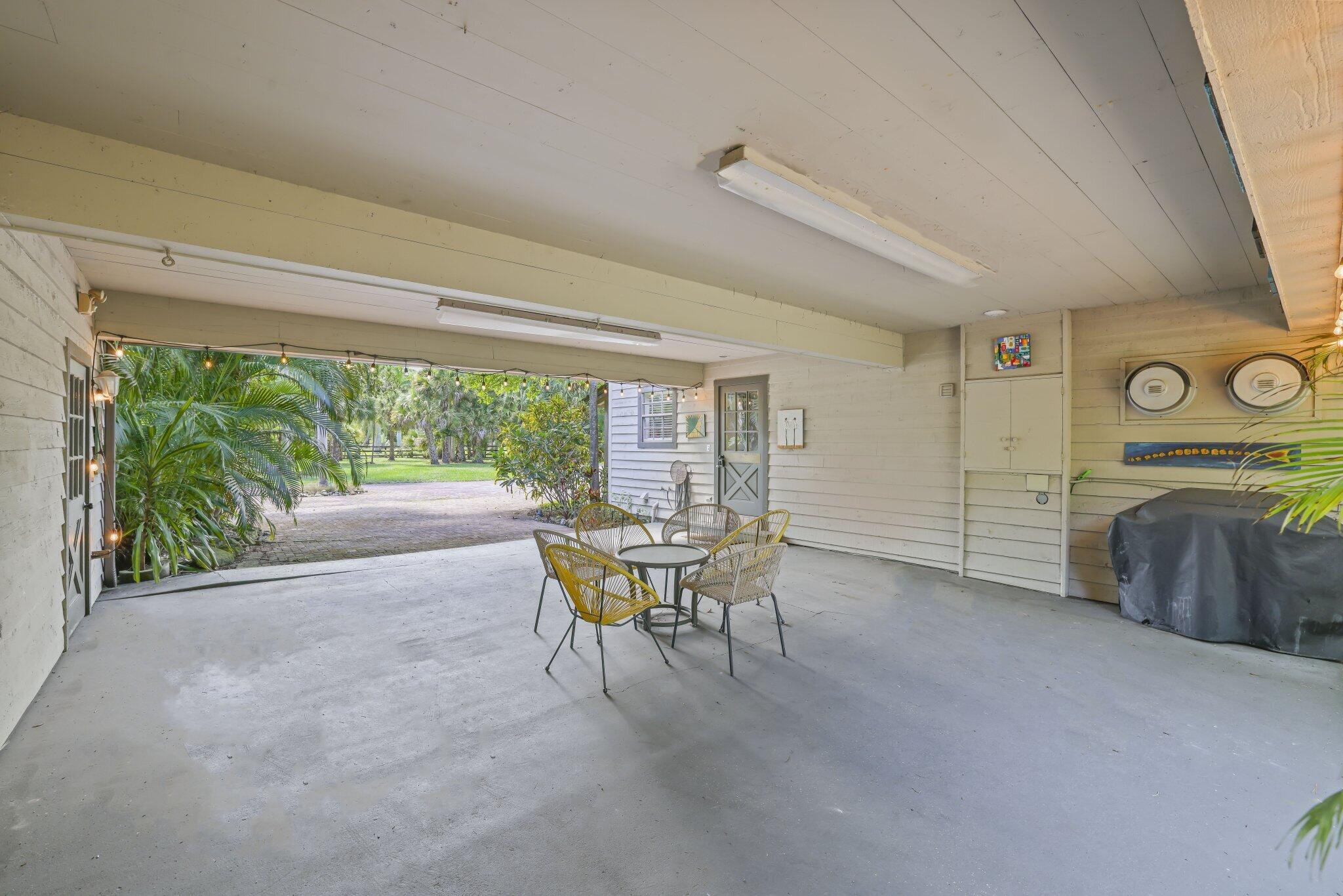PALM BEACH LITTLE RANCHES 2 - Residential