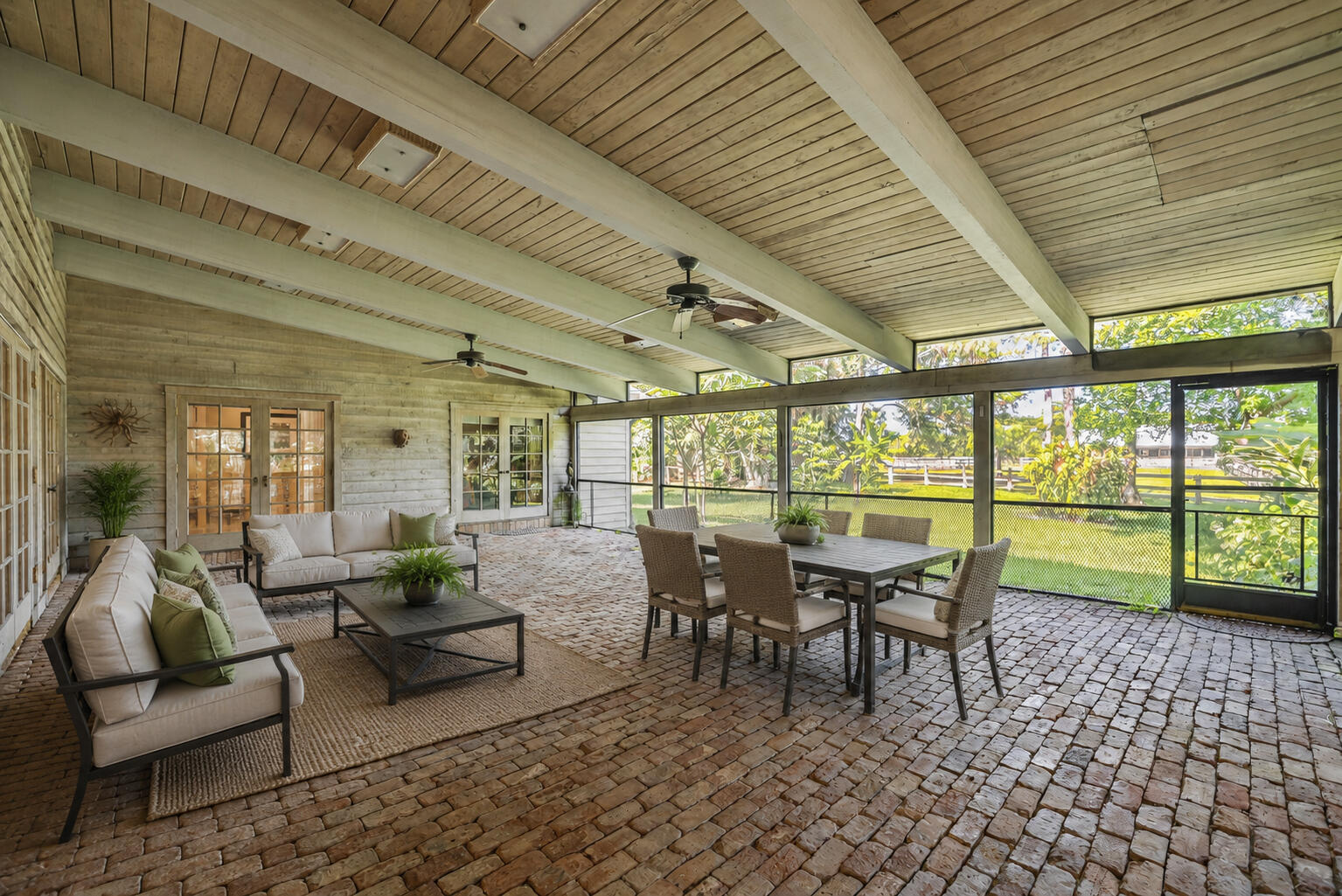 PALM BEACH LITTLE RANCHES 2 - Residential