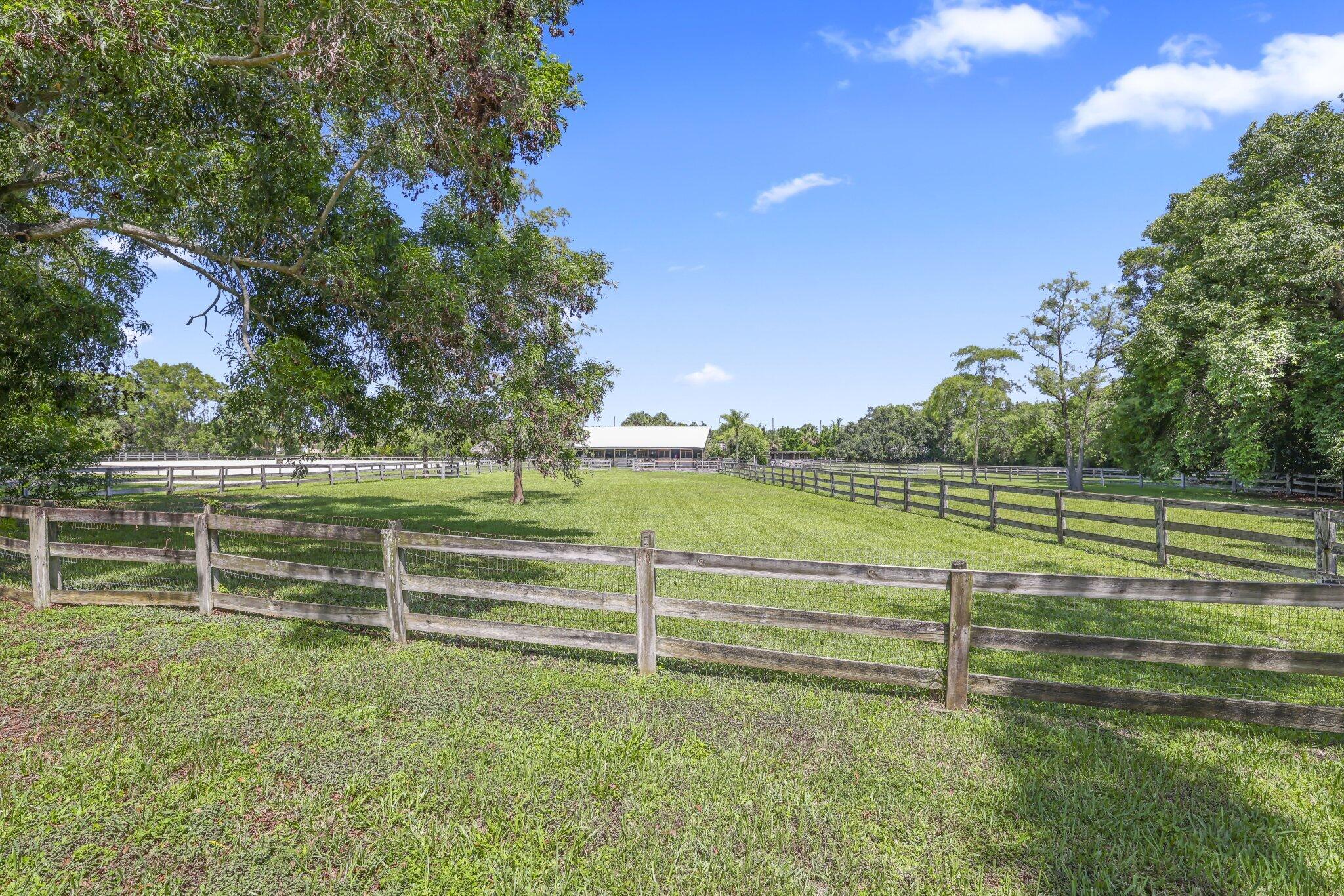 PALM BEACH LITTLE RANCHES 2 - Residential