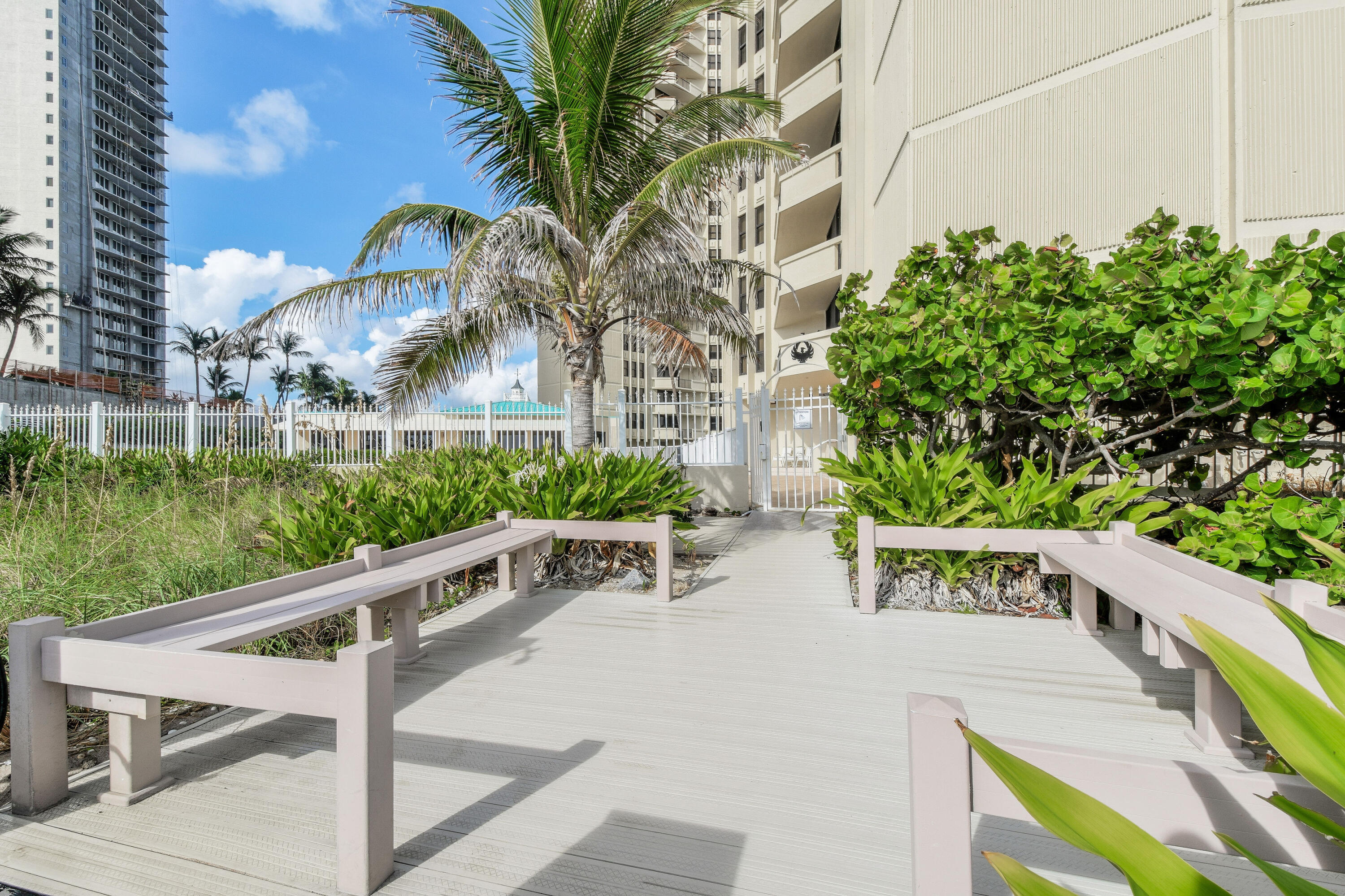 PHOENIX TOWERS CONDO - Residential