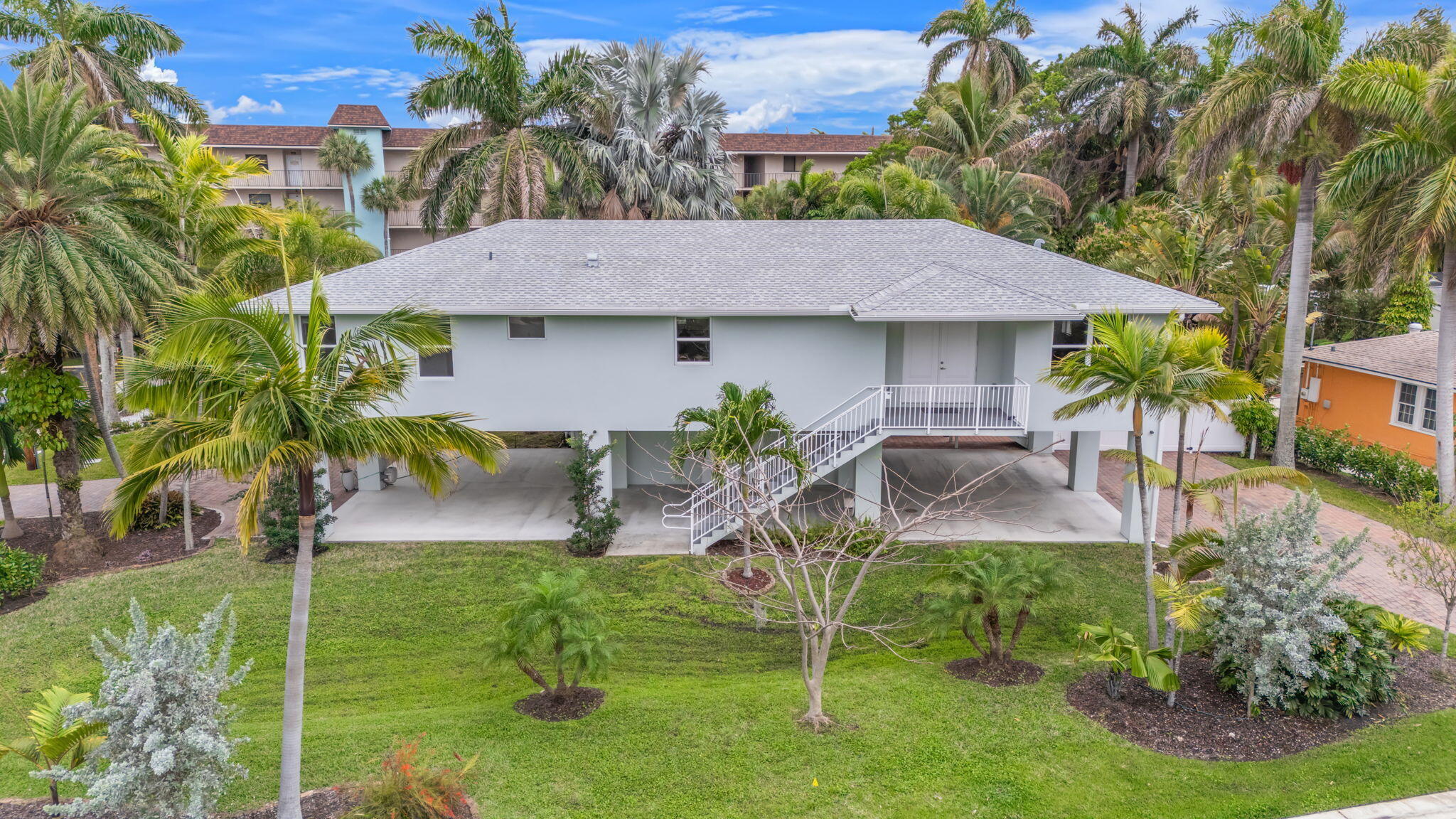 LAKESIDE GARDENS - Residential