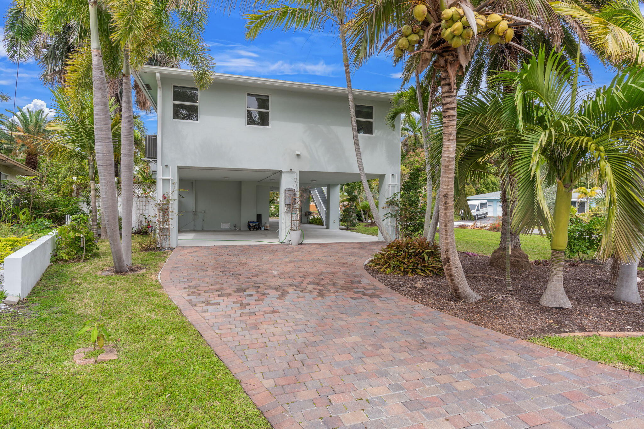 LAKESIDE GARDENS - Residential