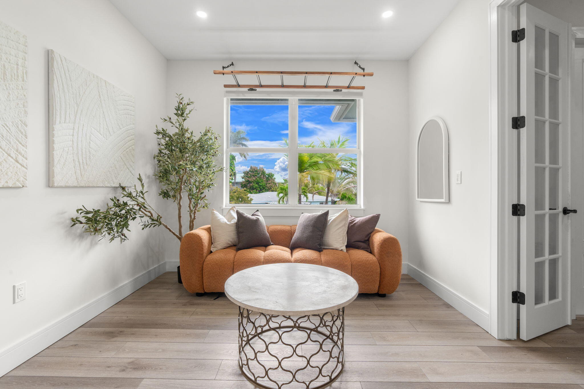 LAKESIDE GARDENS - Residential