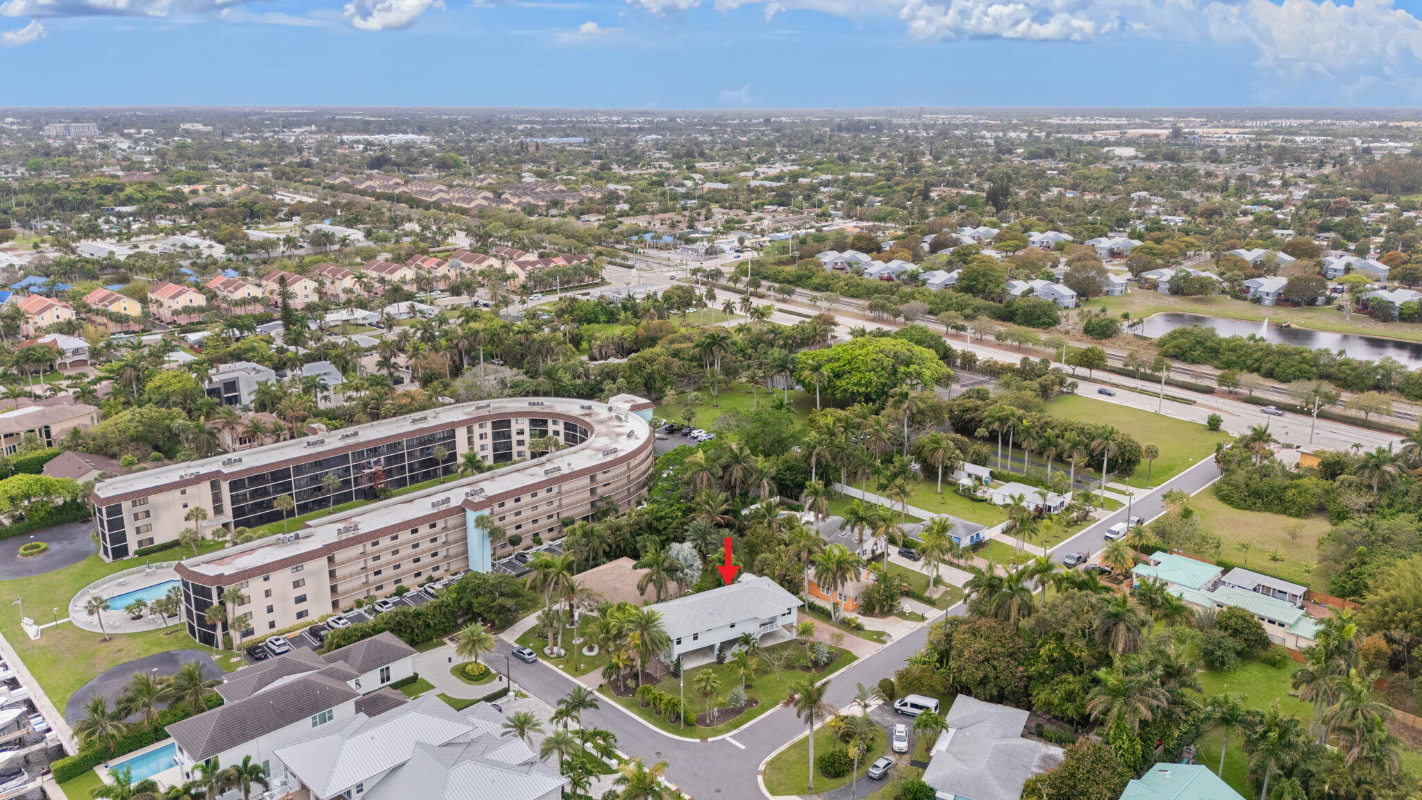 LAKESIDE GARDENS - Residential