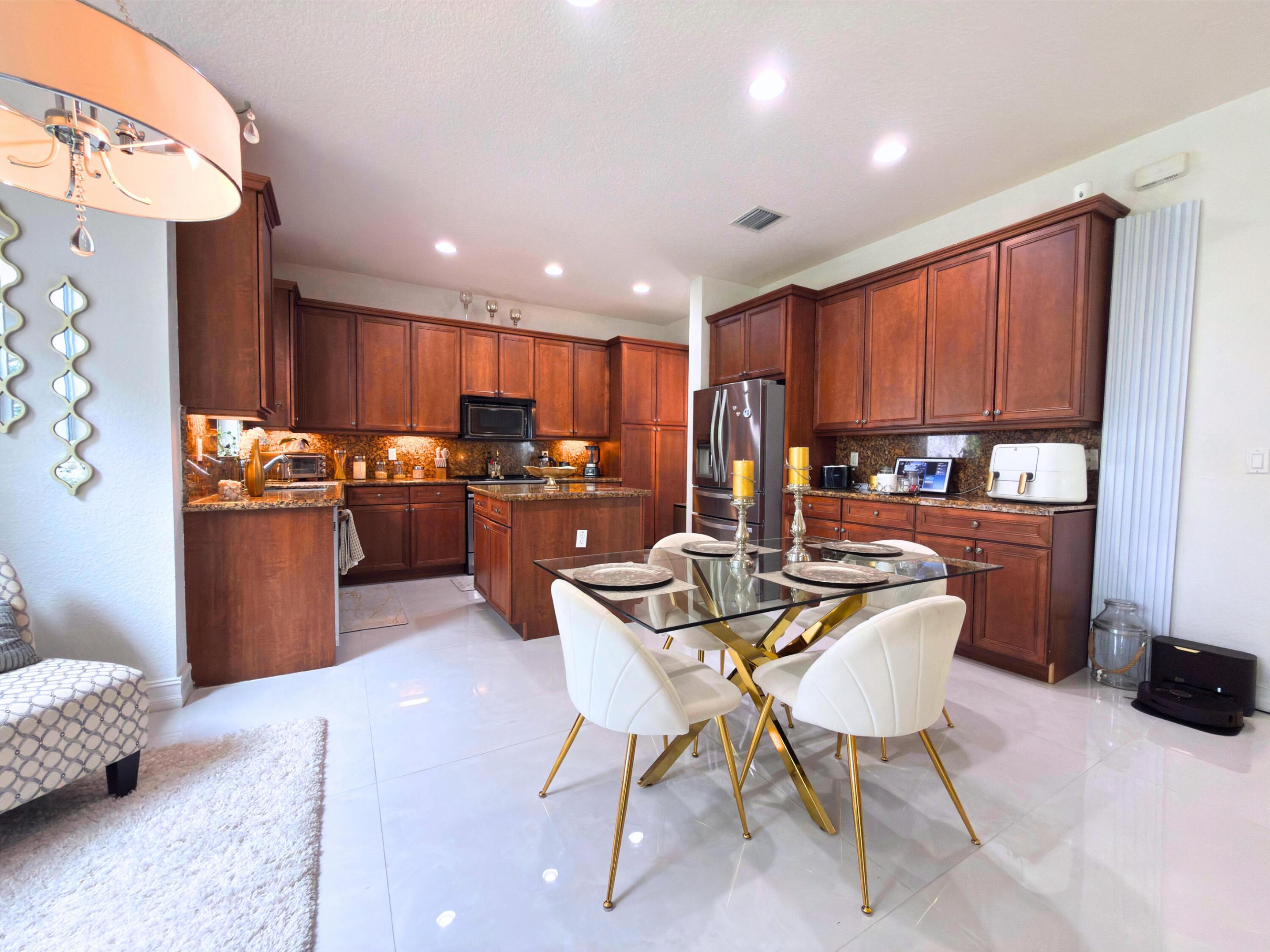 CANYON SPRINGS - Residential