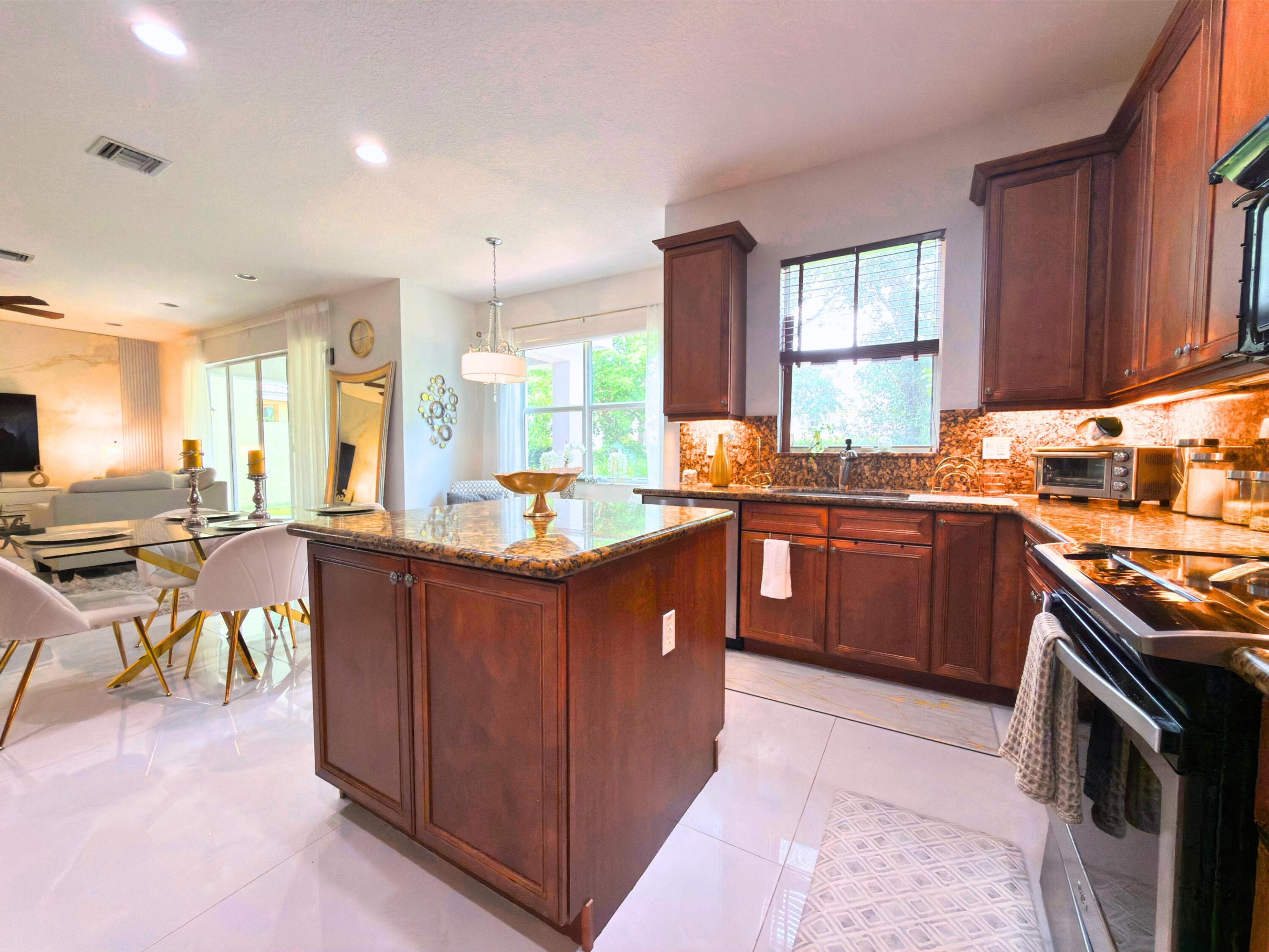 CANYON SPRINGS - Residential
