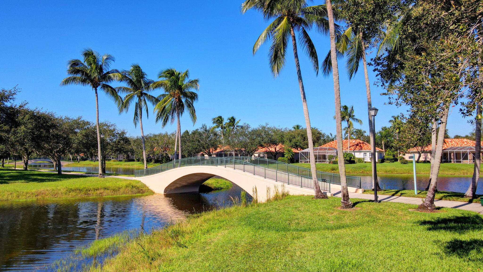 RIVERWALK 4 - Residential