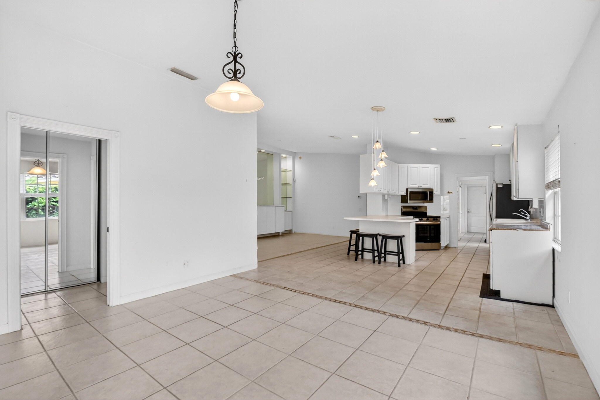 RIVERWALK 4 - Residential