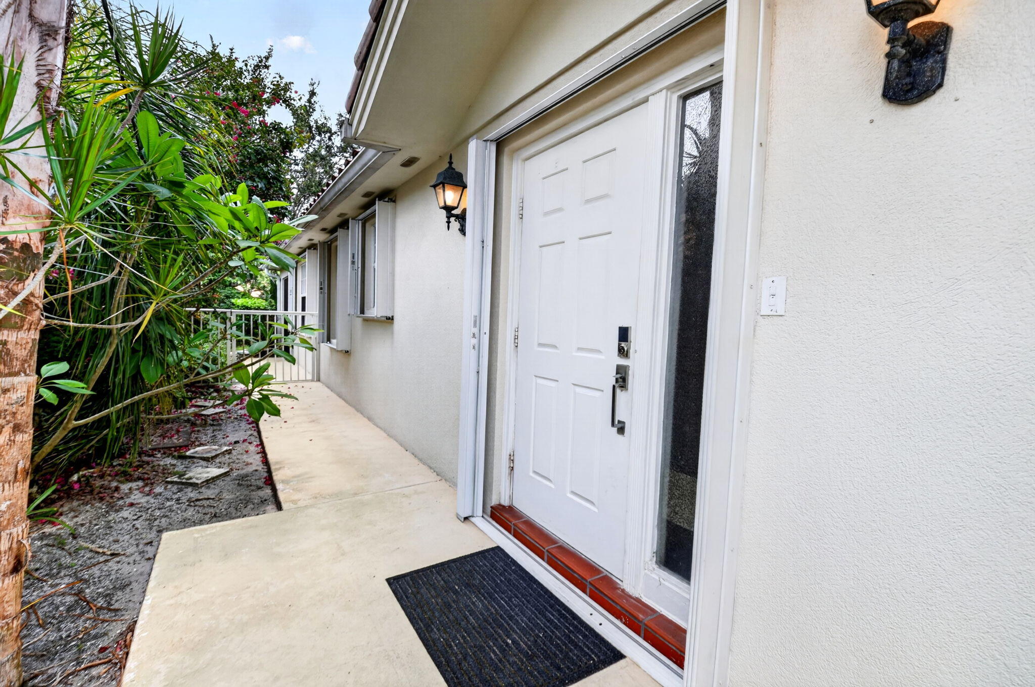RIVERWALK 4 - Residential