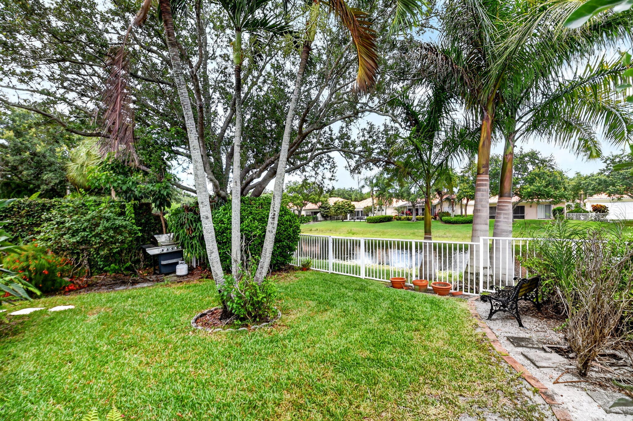 RIVERWALK 4 - Residential