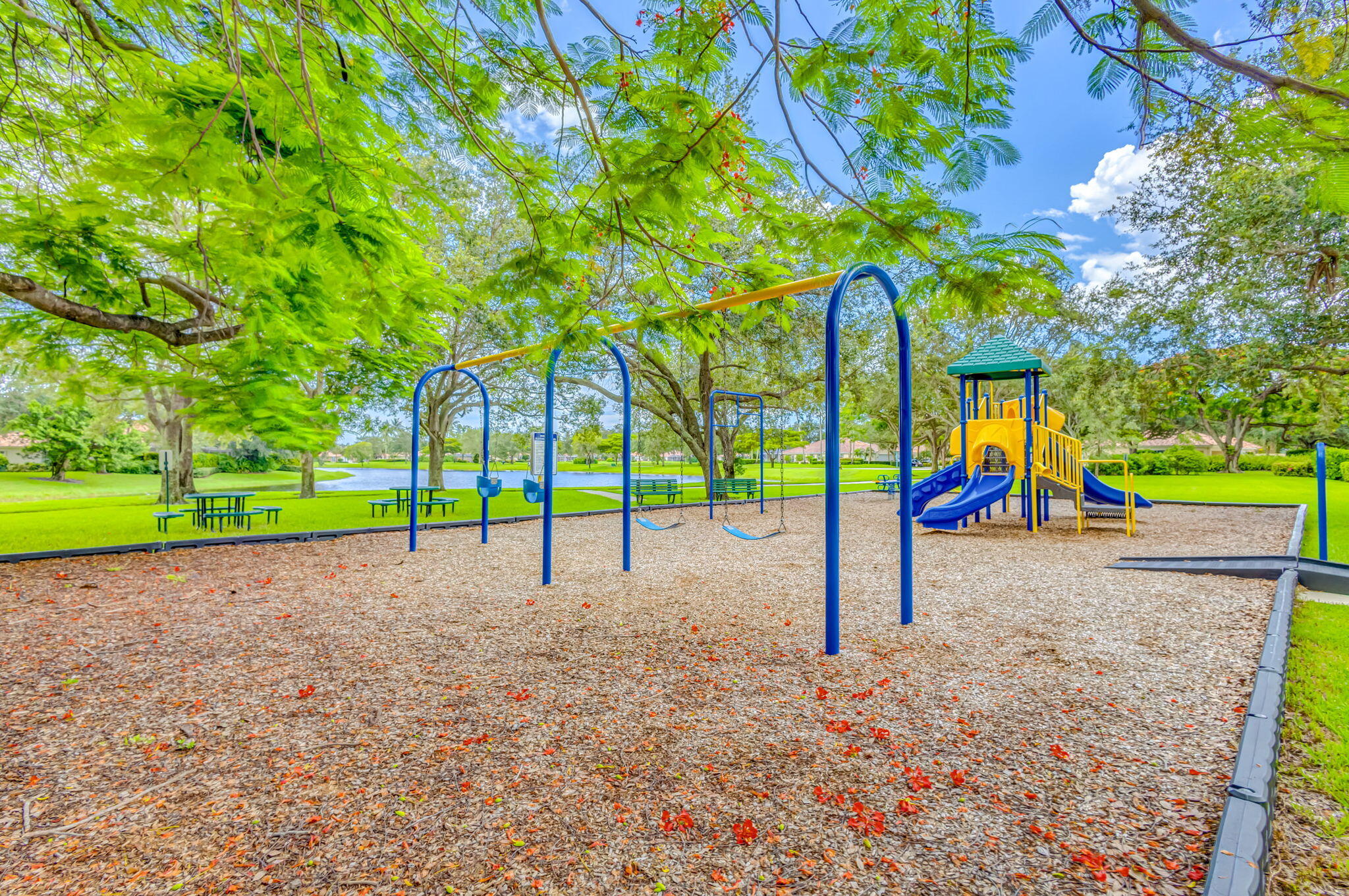 RIVERWALK 4 - Residential