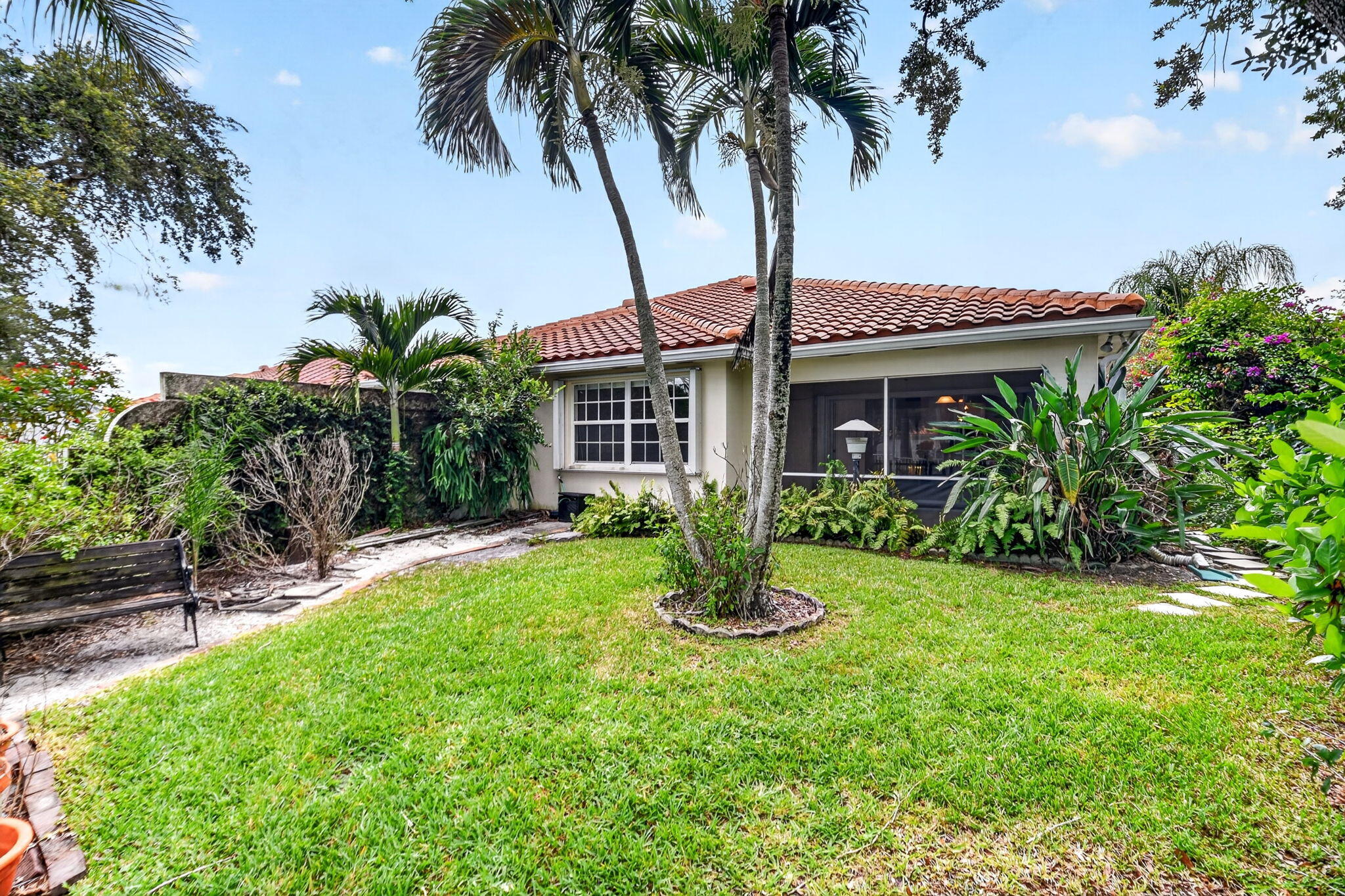 RIVERWALK 4 - Residential