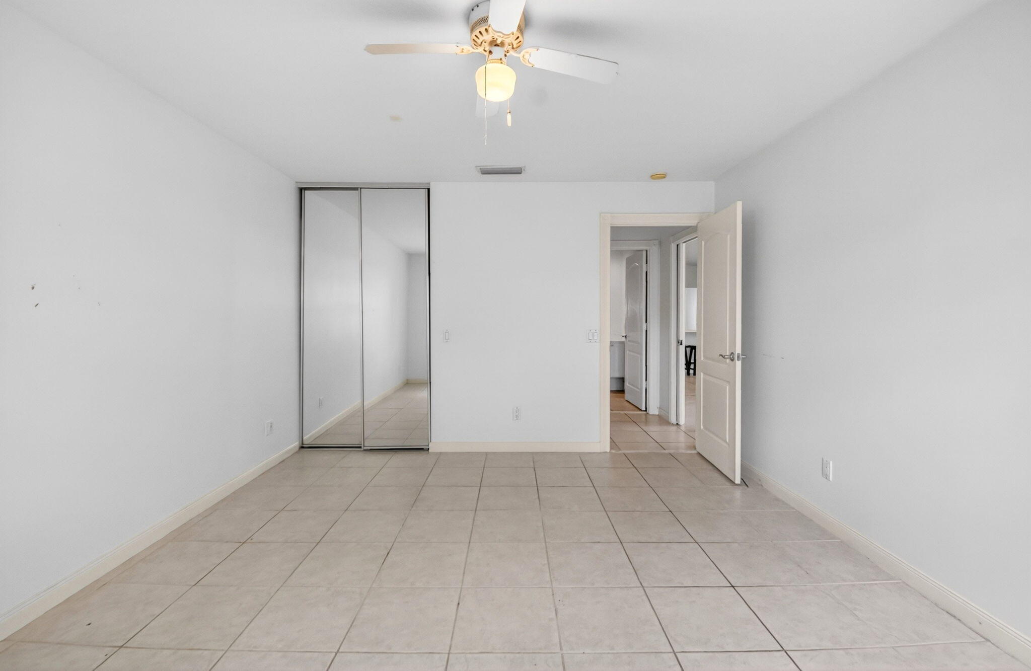 RIVERWALK 4 - Residential