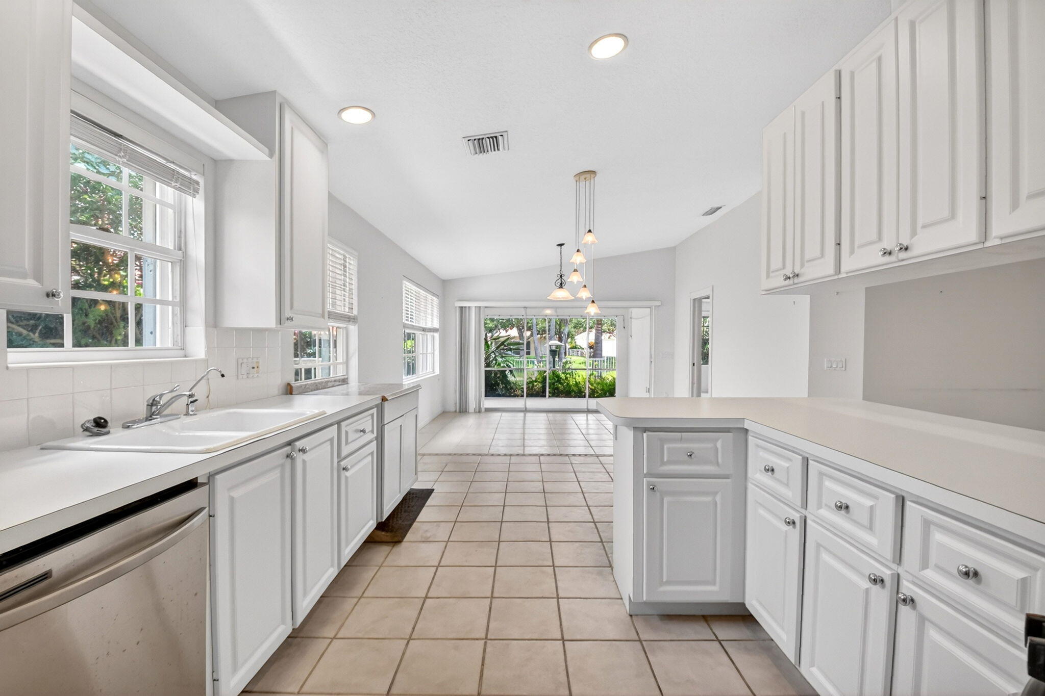 RIVERWALK 4 - Residential