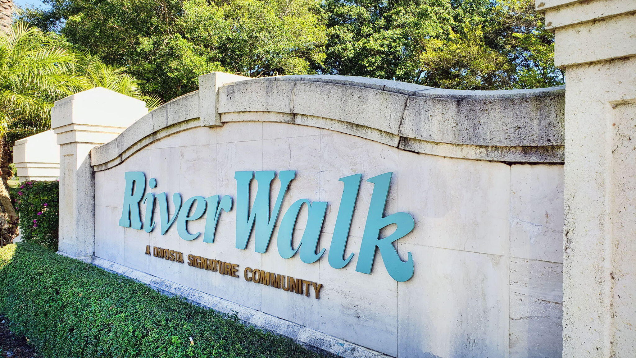 RIVERWALK 4 - Residential