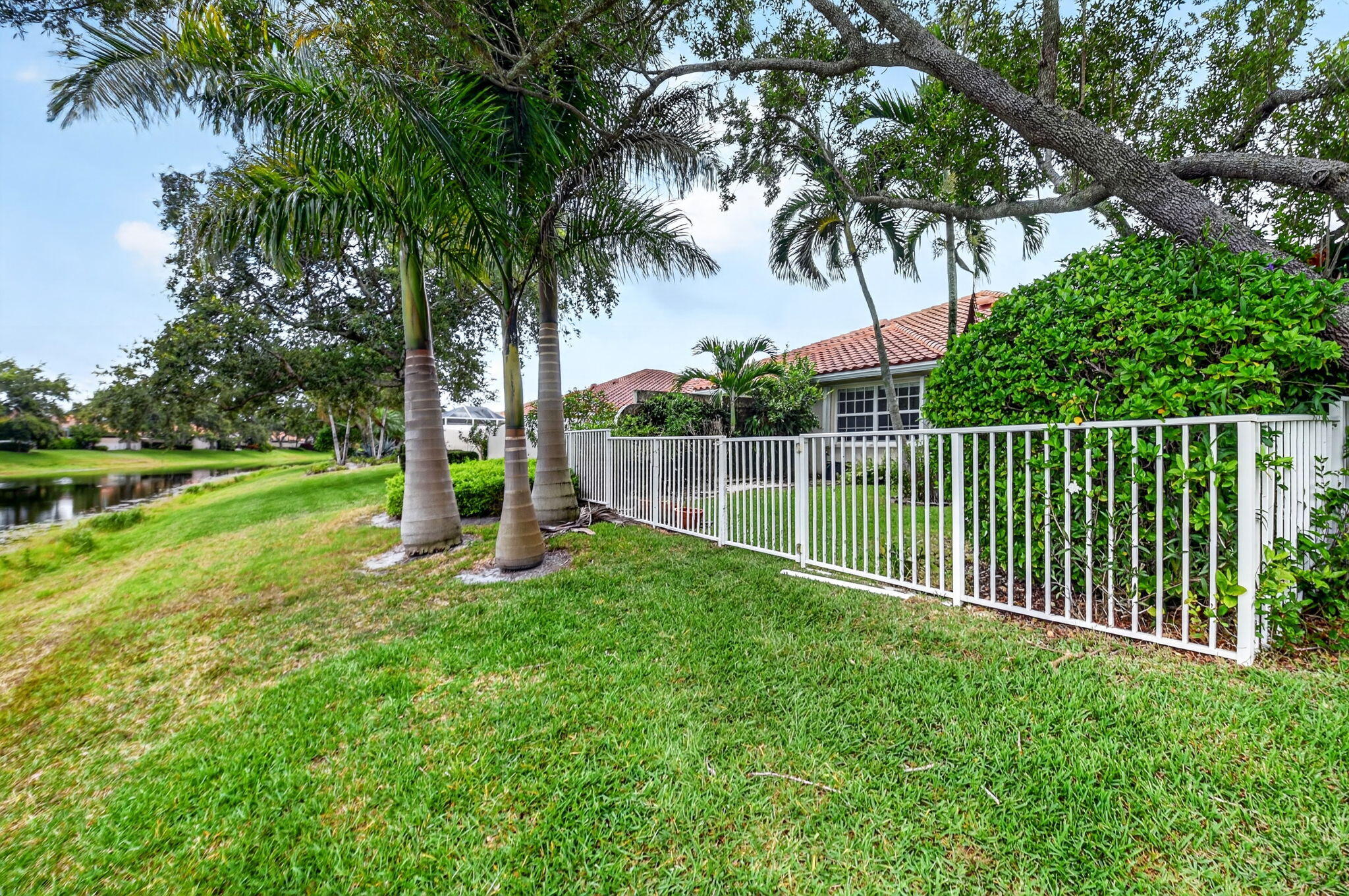 RIVERWALK 4 - Residential