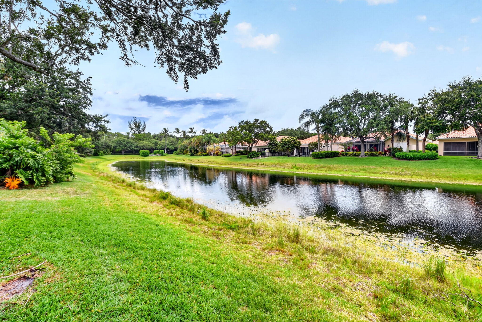 RIVERWALK 4 - Residential