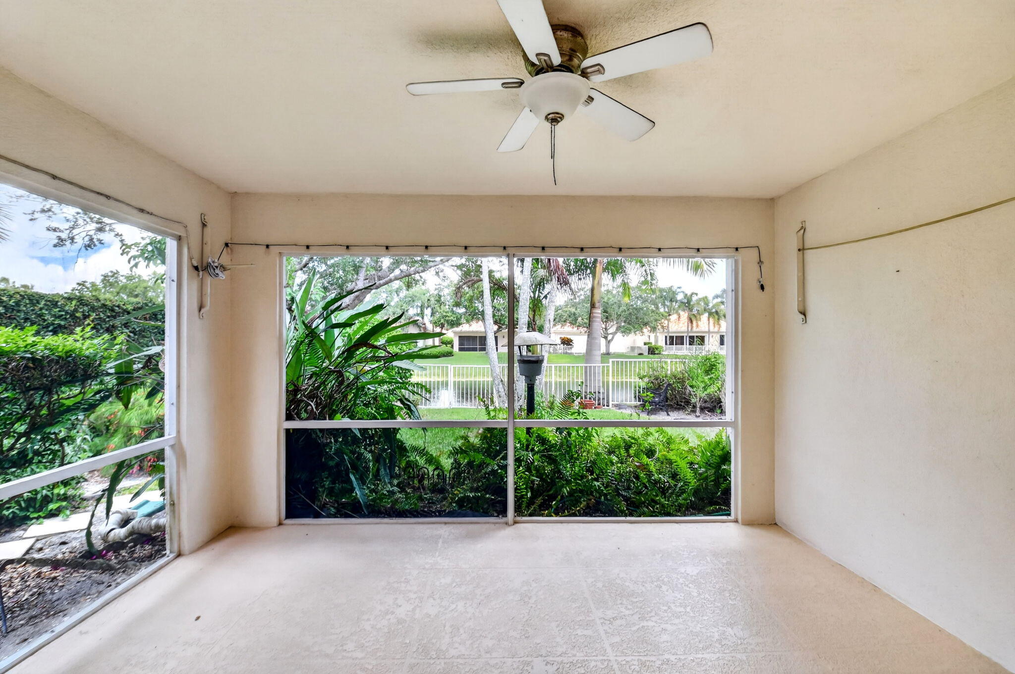 RIVERWALK 4 - Residential