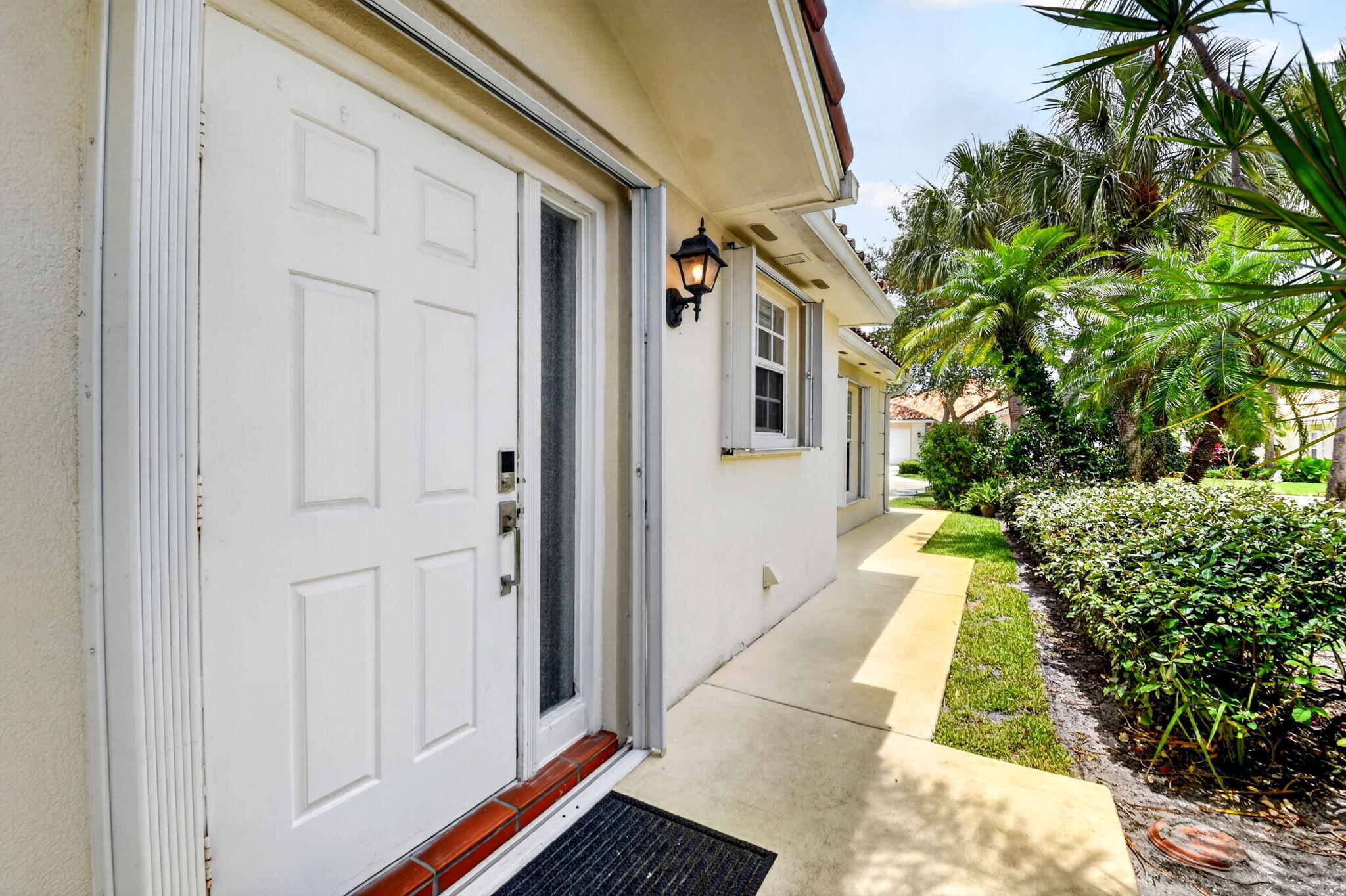 RIVERWALK 4 - Residential