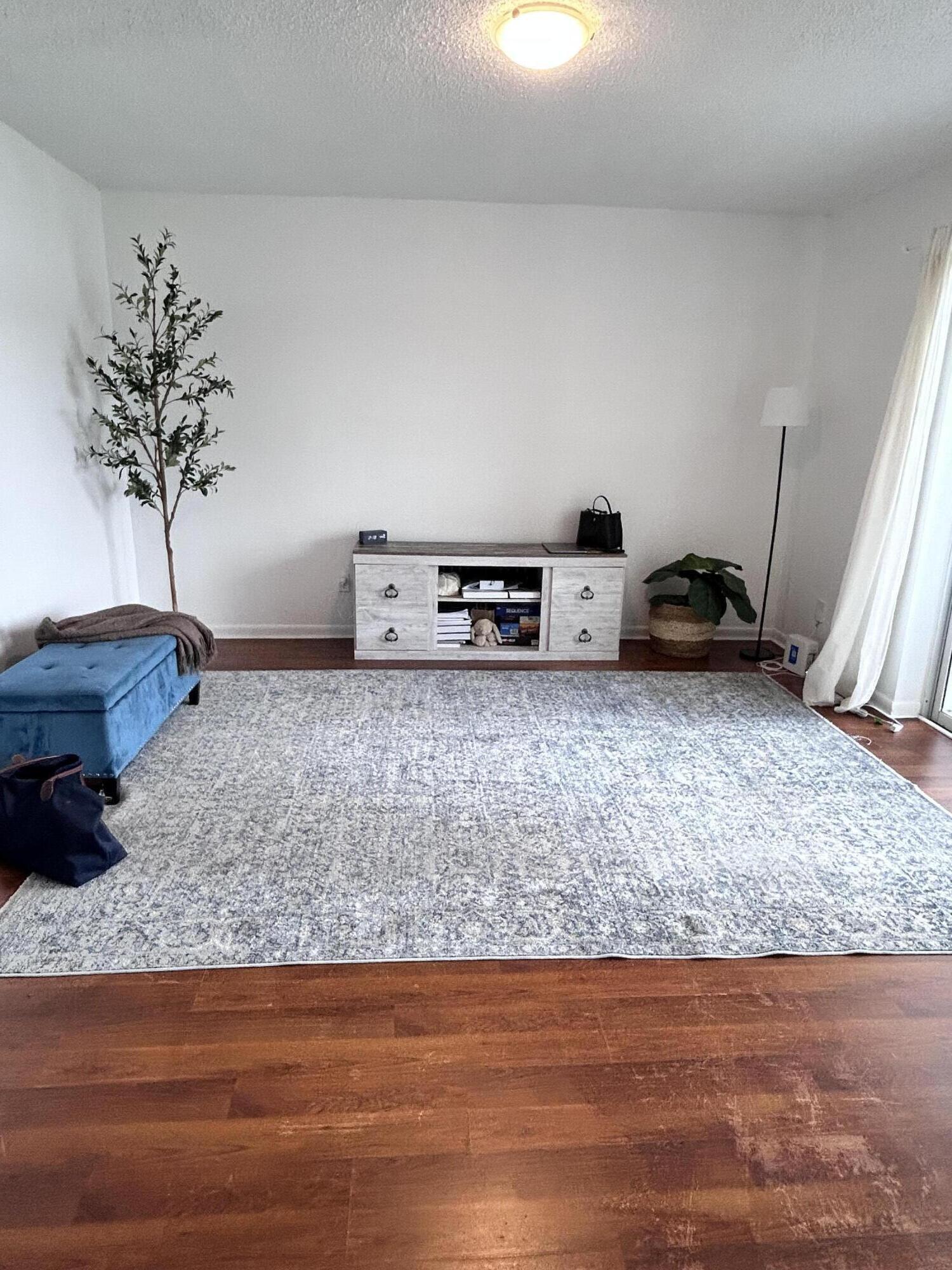 COLONNADES CONDO - Residential Lease