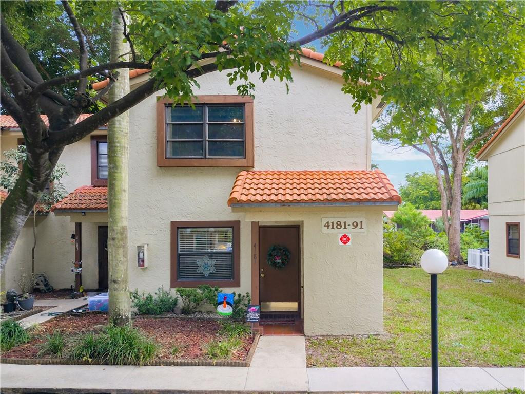 Lovins Townhouses - Residential
