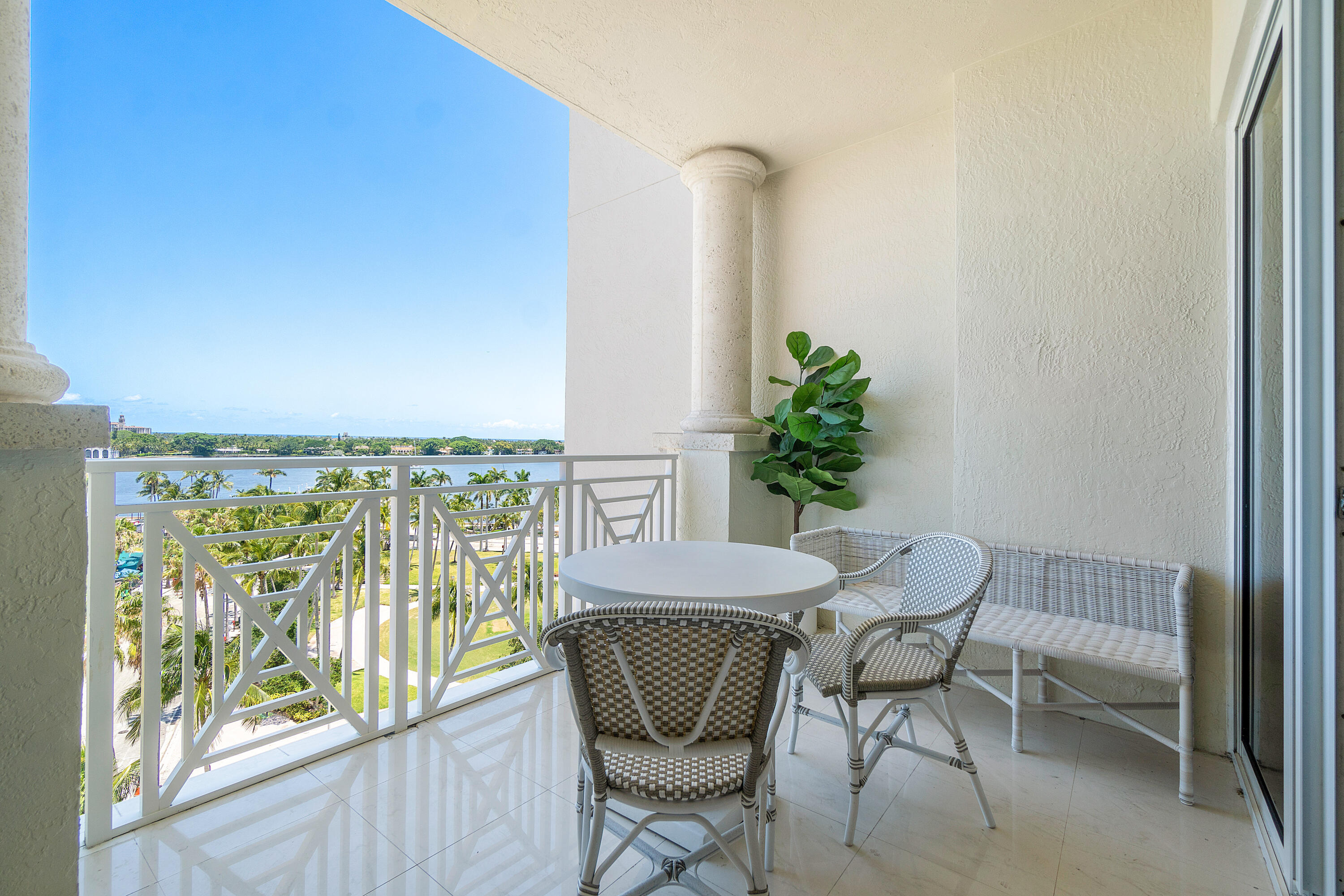 ESPLANADE GRANDE CONDO - Residential Lease