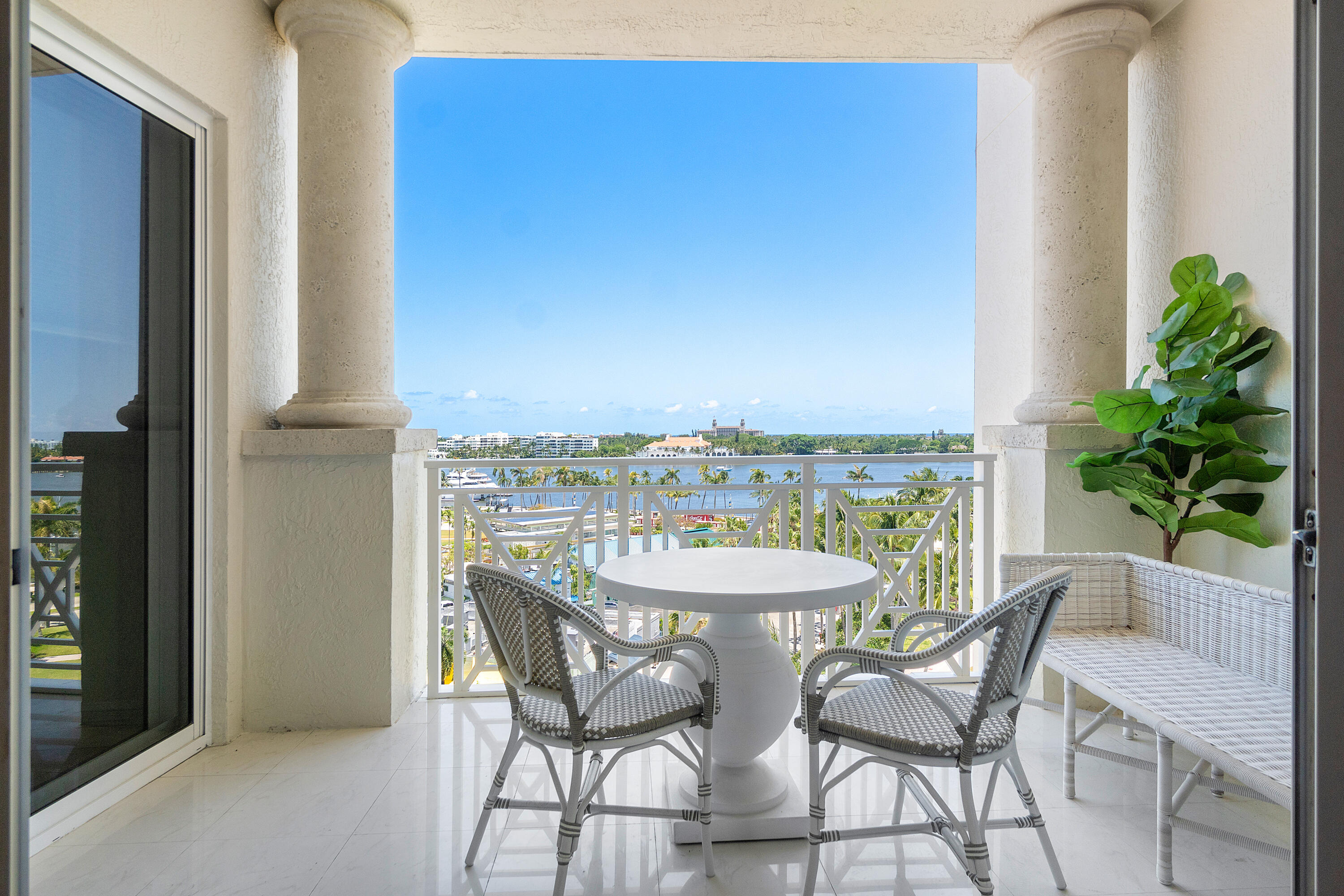 ESPLANADE GRANDE CONDO - Residential Lease
