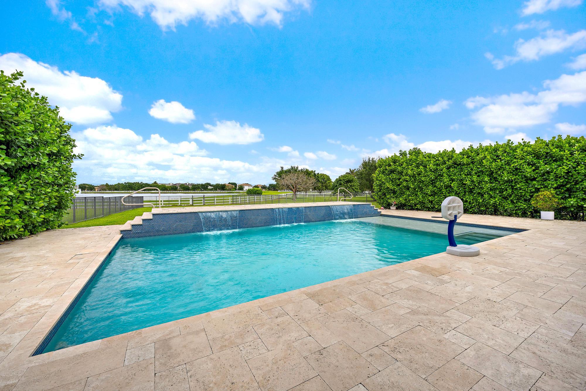 EQUUS - Residential