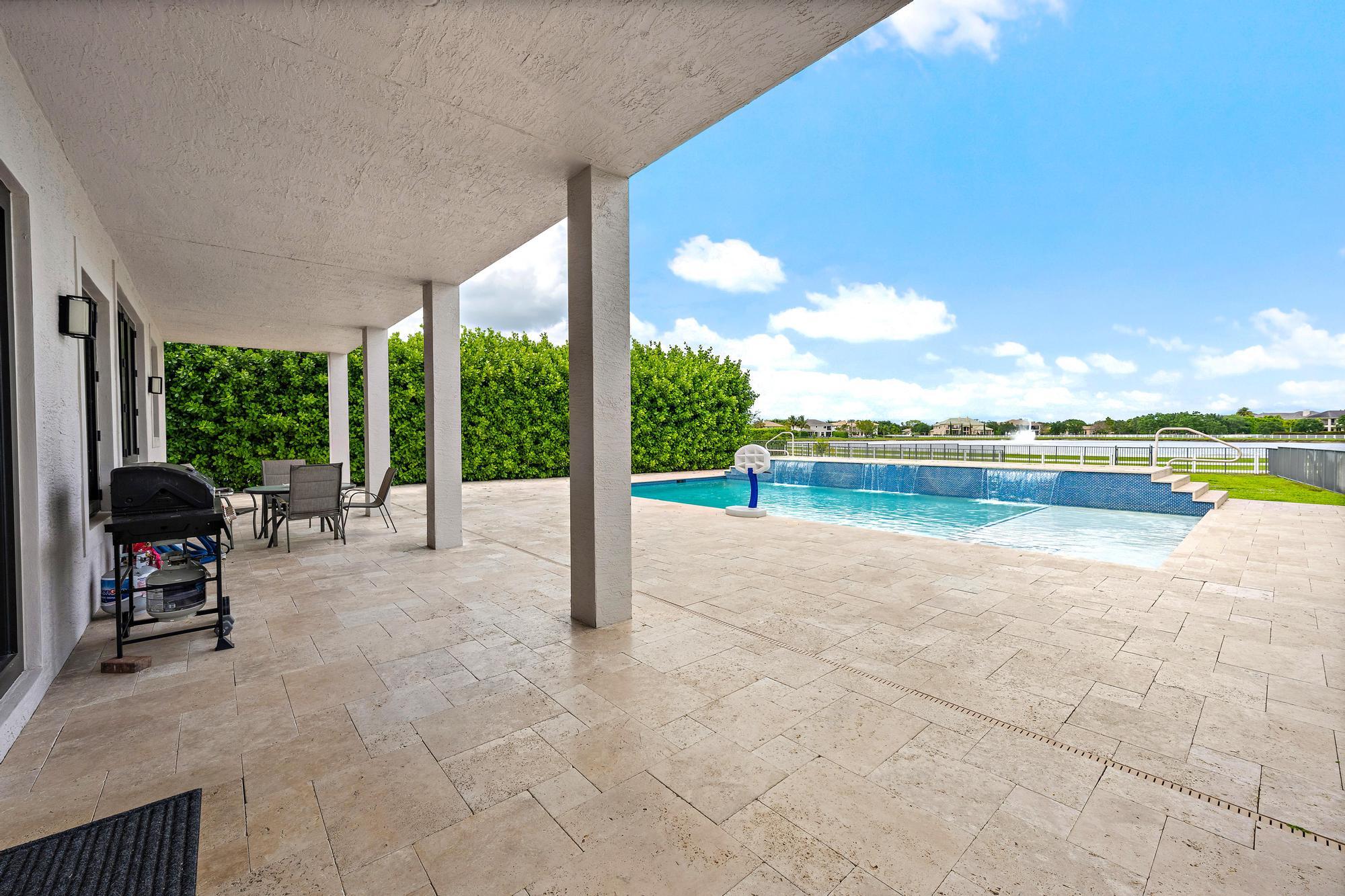 EQUUS - Residential