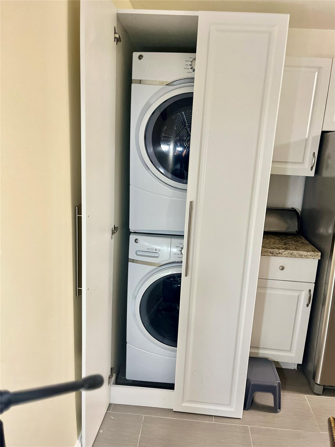 EDEN PLACE CONDO - Residential Lease