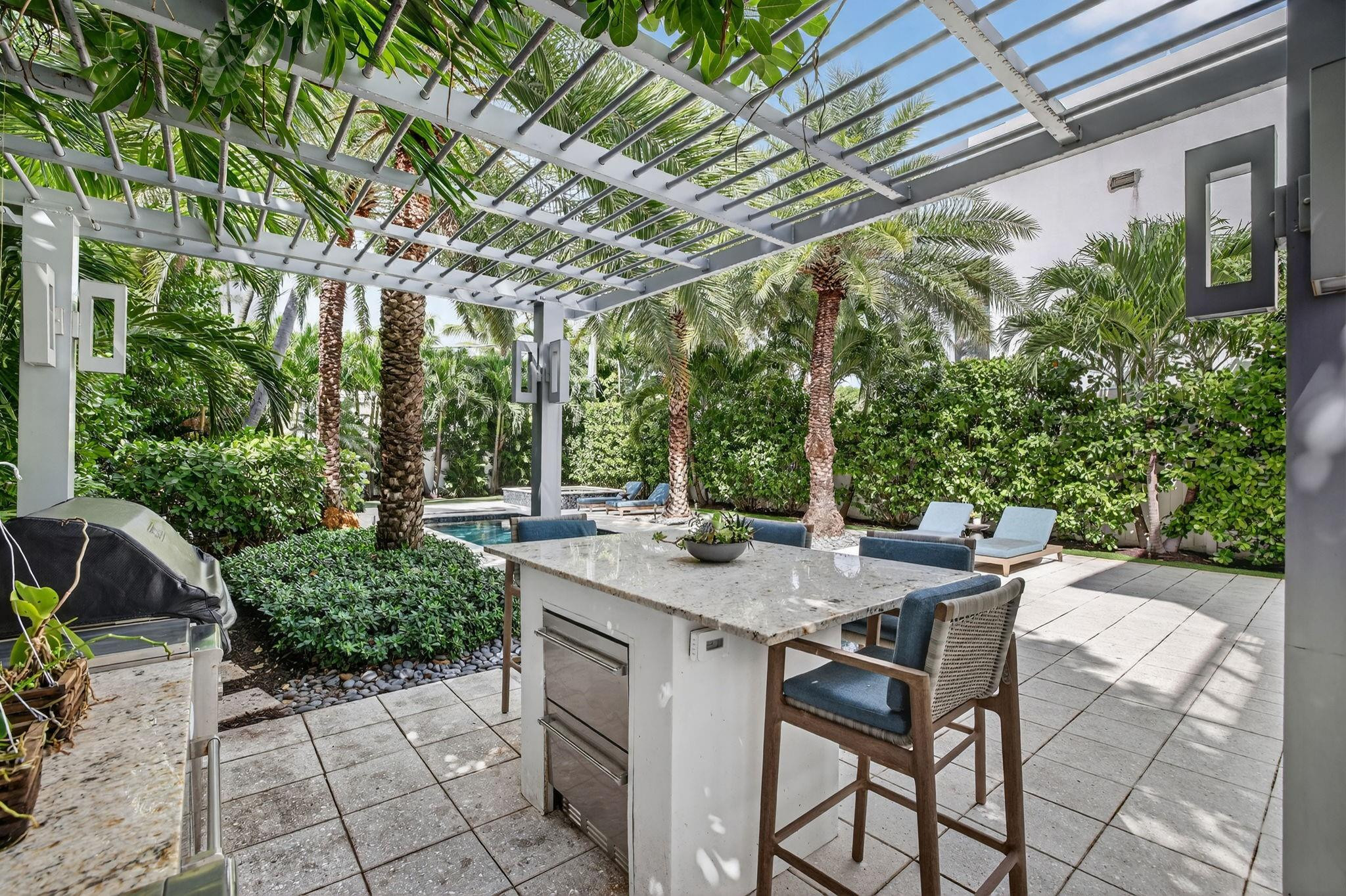 LAUDERDALE BEACH - Residential