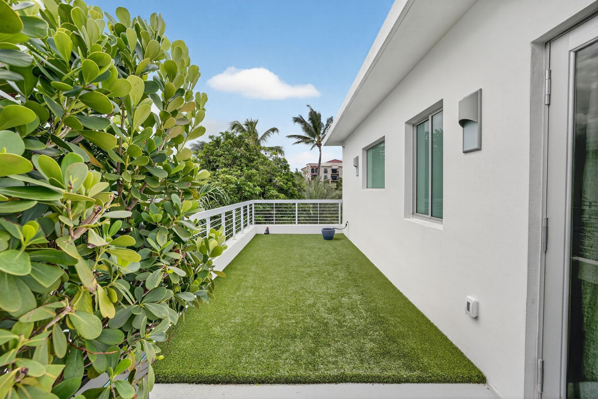 LAUDERDALE BEACH - Residential