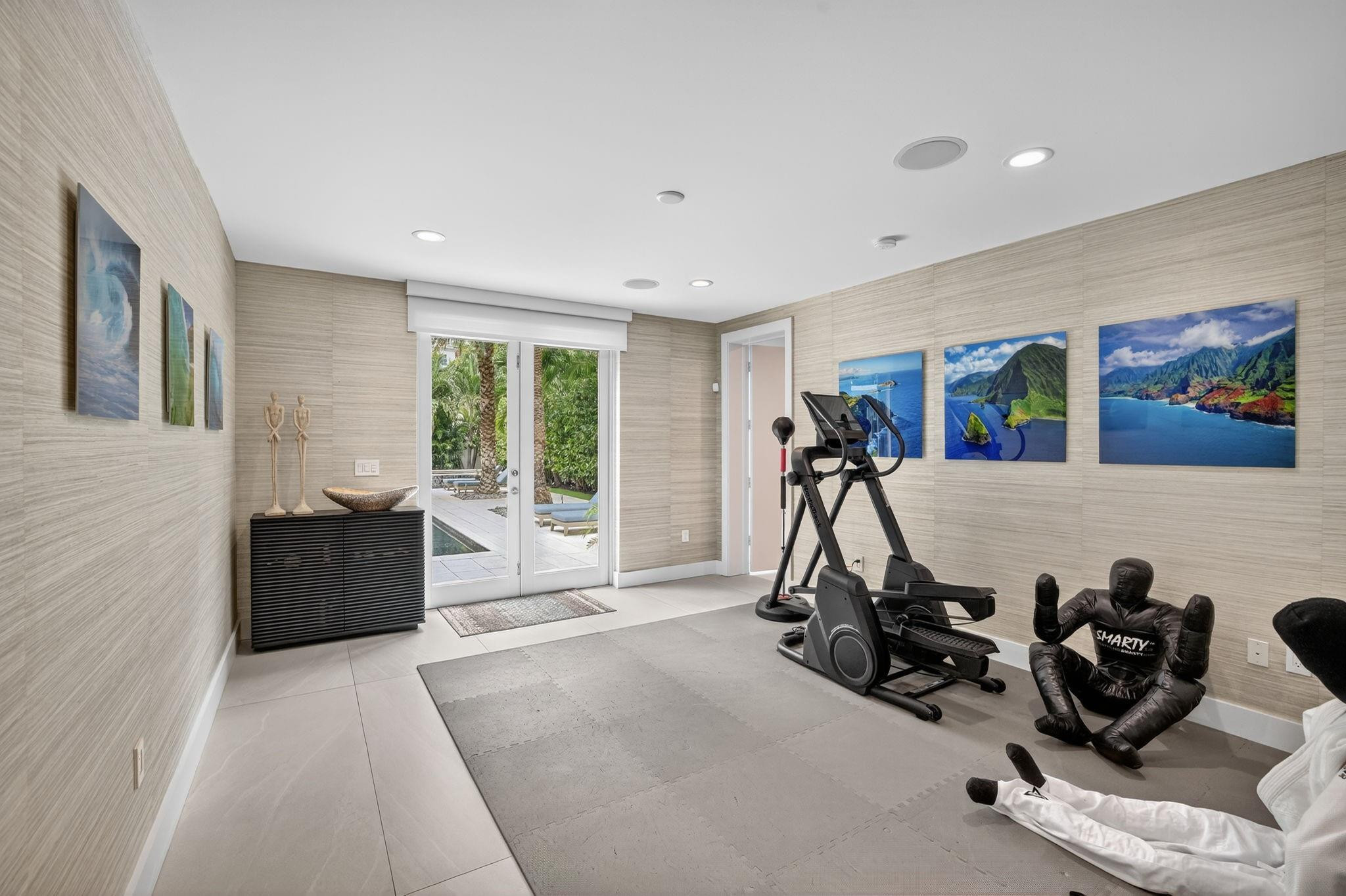 LAUDERDALE BEACH - Residential