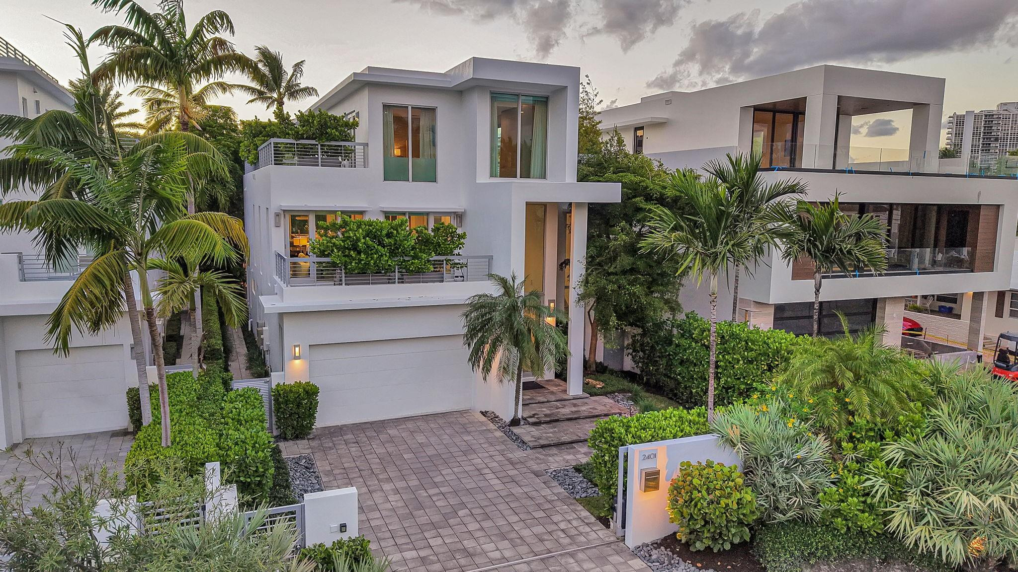 LAUDERDALE BEACH - Residential