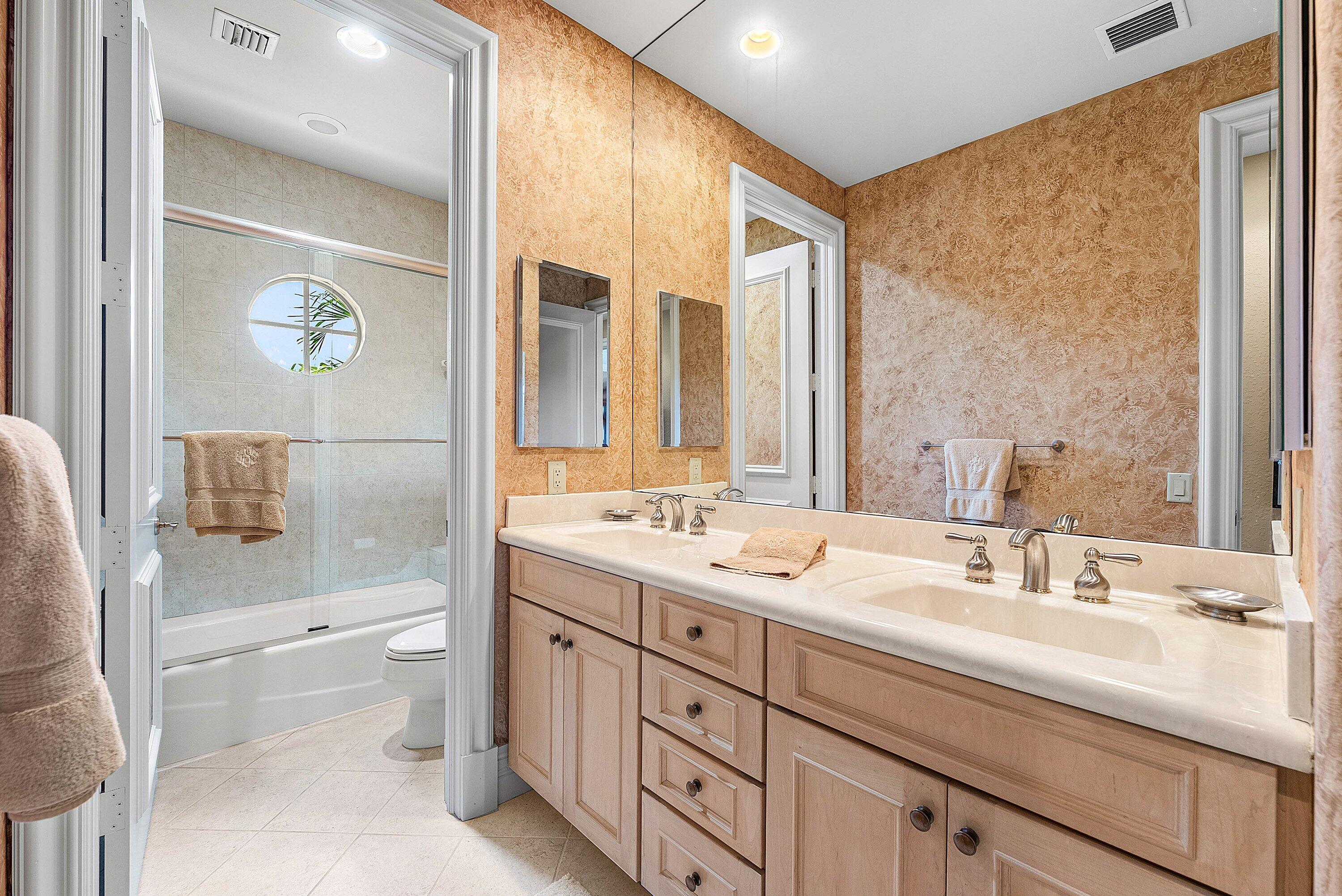 WATERS EDGE EST - Residential